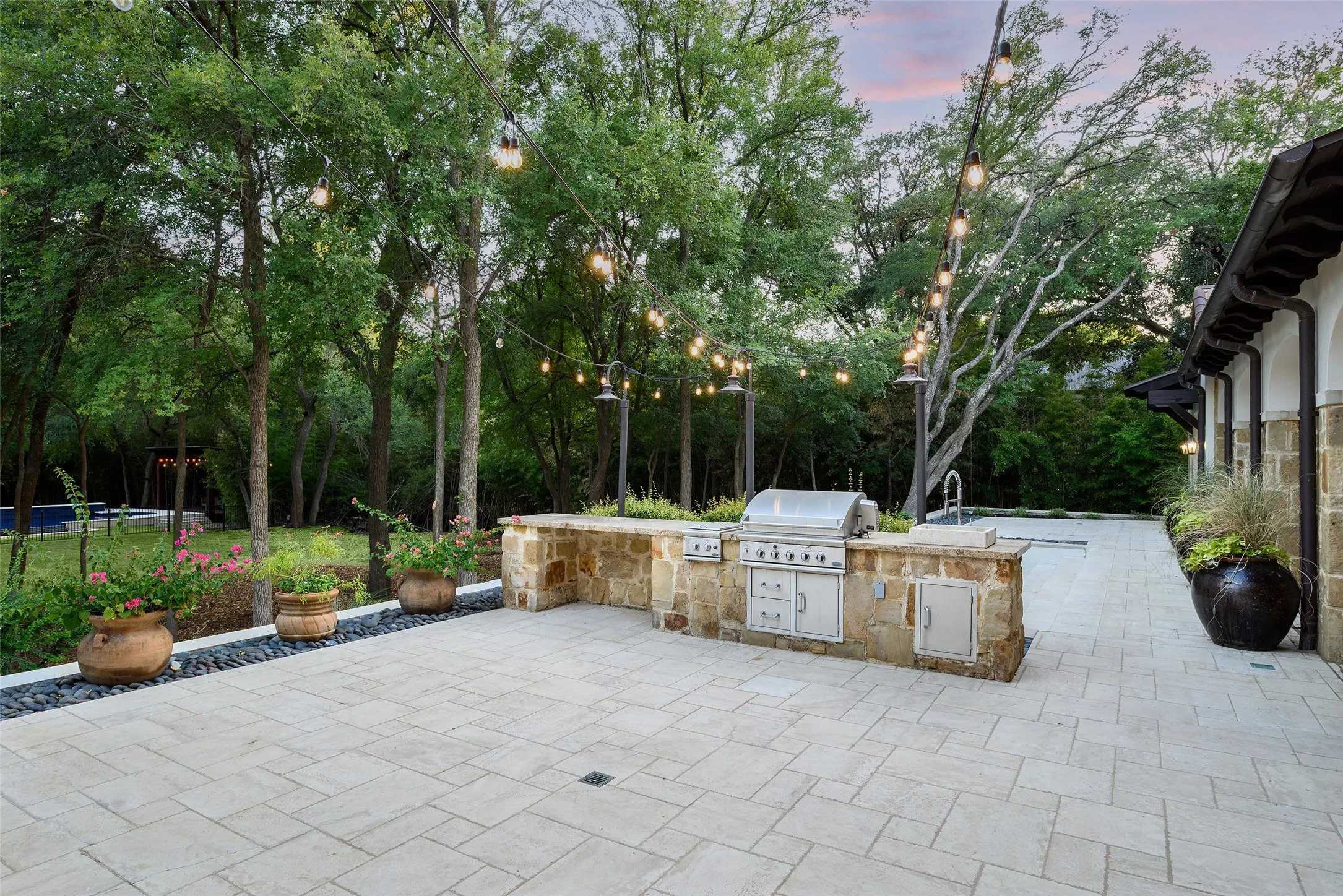 Single Family Residence For Sale in Dallas County , 4120 Cochran Chapel Road, Dallas, Texas 75209, 5 Bedroom, 7 Bathroom, 4 Garage spaces, 8,044 Sqft, built in 2006, mls#21352594, Real Estate Agent in Dallas, Homes For Sale in Dallas county, Homes For Sale in Dallas, Realtor in Dallas Texas, Real Estate Brokerage Independent Realty Texas, Luminita Cordes Realtor