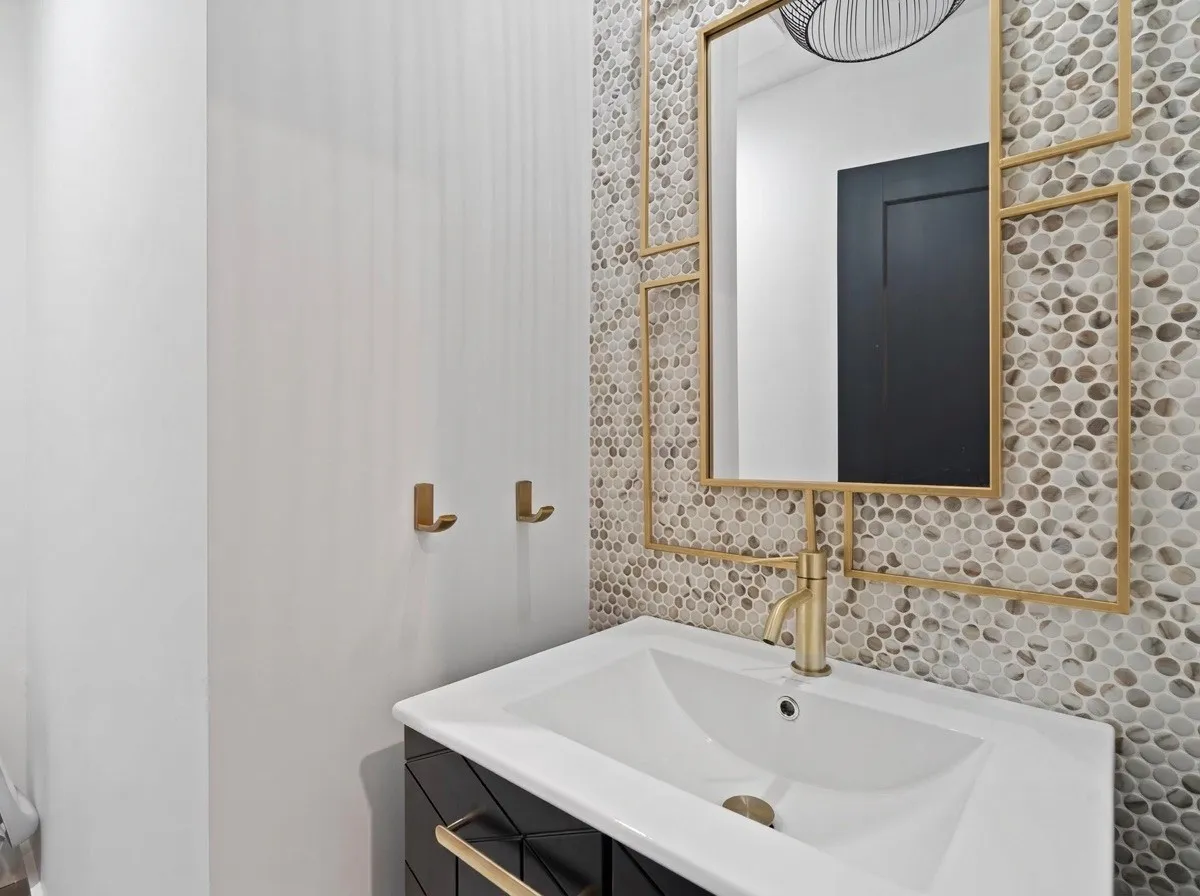 Powder bath
