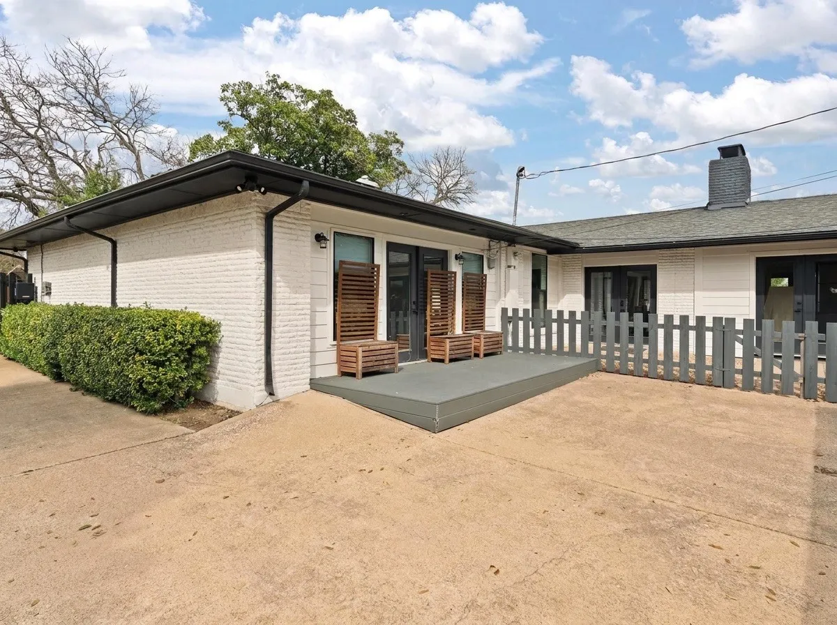 Single Family Residence For Sale in Dallas County , 3936 Cedar Bayou Drive, Dallas, Texas 75244, 4 Bedroom, 4 Bathroom, 4 Garage spaces, 3,550 Sqft, built in 1962, mls#21370109, Real Estate Agent in Dallas, Homes For Sale in Dallas county, Homes For Sale in Dallas, Realtor in Dallas Texas, Real Estate Brokerage Independent Realty Texas, Luminita Cordes Realtor