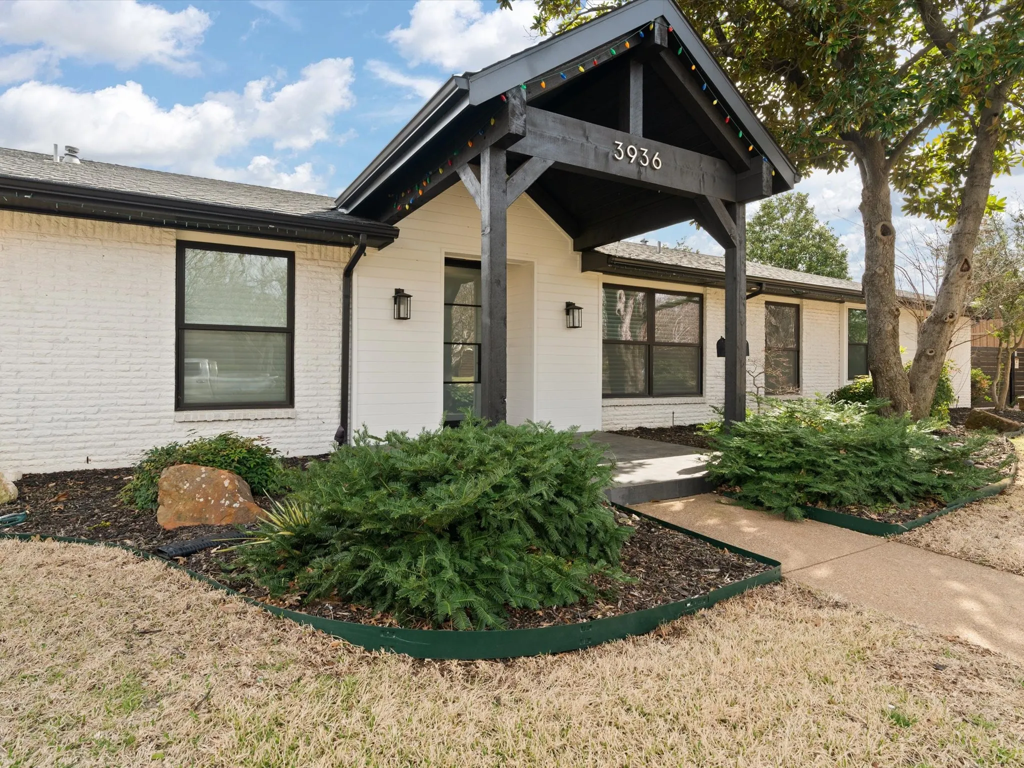 Single Family Residence For Sale in Dallas County , 3936 Cedar Bayou Drive, Dallas, Texas 75244, 4 Bedroom, 4 Bathroom, 4 Garage spaces, 3,550 Sqft, built in 1962, mls#21370109, Real Estate Agent in Dallas, Homes For Sale in Dallas county, Homes For Sale in Dallas, Realtor in Dallas Texas, Real Estate Brokerage Independent Realty Texas, Luminita Cordes Realtor