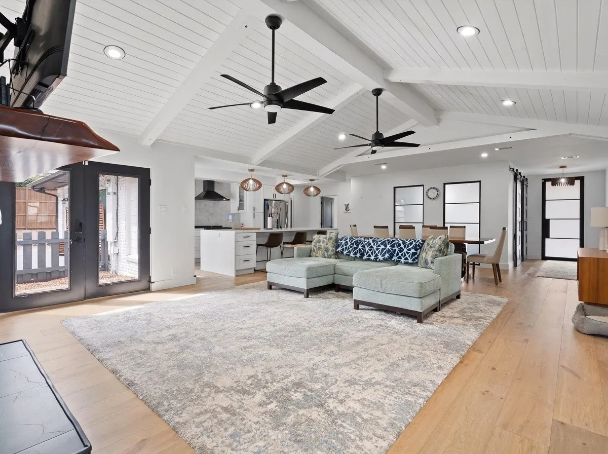 Single Family Residence For Sale in Dallas County , 3936 Cedar Bayou Drive, Dallas, Texas 75244, 4 Bedroom, 4 Bathroom, 4 Garage spaces, 3,550 Sqft, built in 1962, mls#21370109, Real Estate Agent in Dallas, Homes For Sale in Dallas county, Homes For Sale in Dallas, Realtor in Dallas Texas, Real Estate Brokerage Independent Realty Texas, Luminita Cordes Realtor