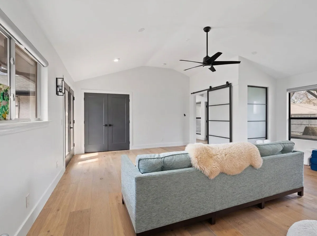 2nd living area