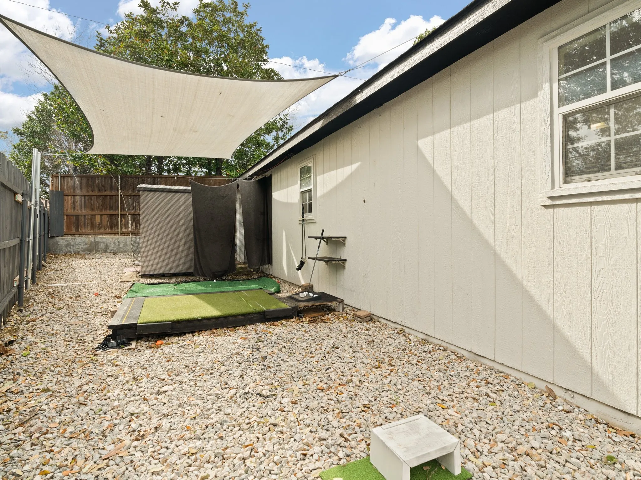 Single Family Residence For Sale in Dallas County , 3936 Cedar Bayou Drive, Dallas, Texas 75244, 4 Bedroom, 4 Bathroom, 4 Garage spaces, 3,550 Sqft, built in 1962, mls#21370109, Real Estate Agent in Dallas, Homes For Sale in Dallas county, Homes For Sale in Dallas, Realtor in Dallas Texas, Real Estate Brokerage Independent Realty Texas, Luminita Cordes Realtor