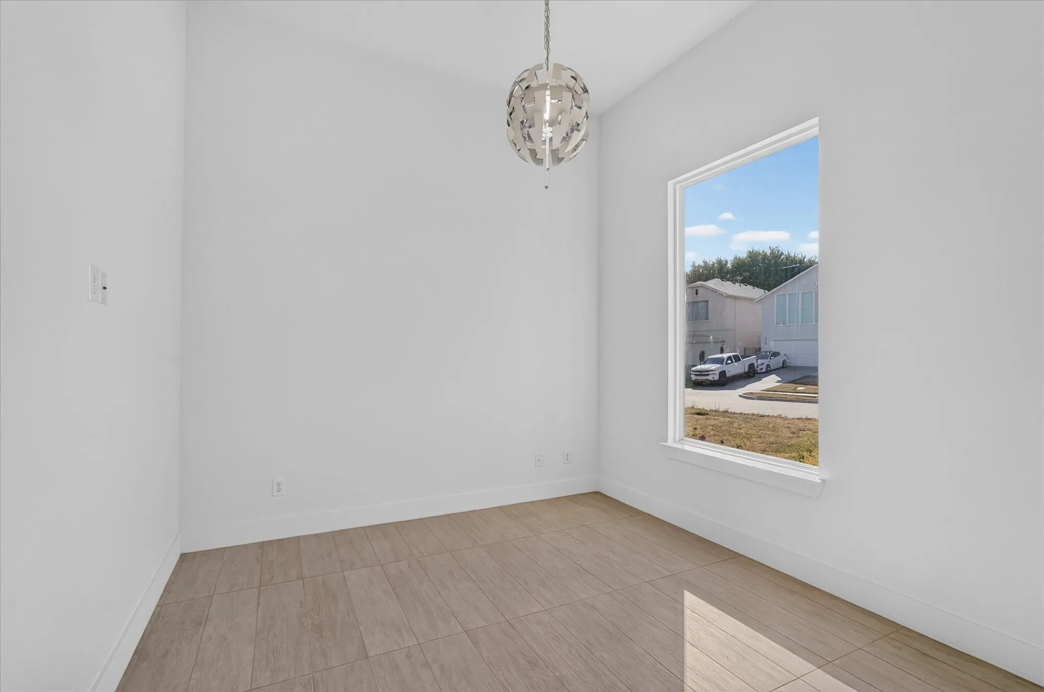 Single Family Residence For Sale in Dallas County , 5222 Lake Terrace Court, Garland, Texas 75043, 4 Bedroom, 3 Bathroom, 2 Garage spaces, 3,870 Sqft, built in 2016, mls#21370529, Real Estate Agent in Garland, Homes For Sale in Dallas county, Homes For Sale in Garland, Realtor in Garland Texas, Real Estate Brokerage Independent Realty Texas, Luminita Cordes Realtor