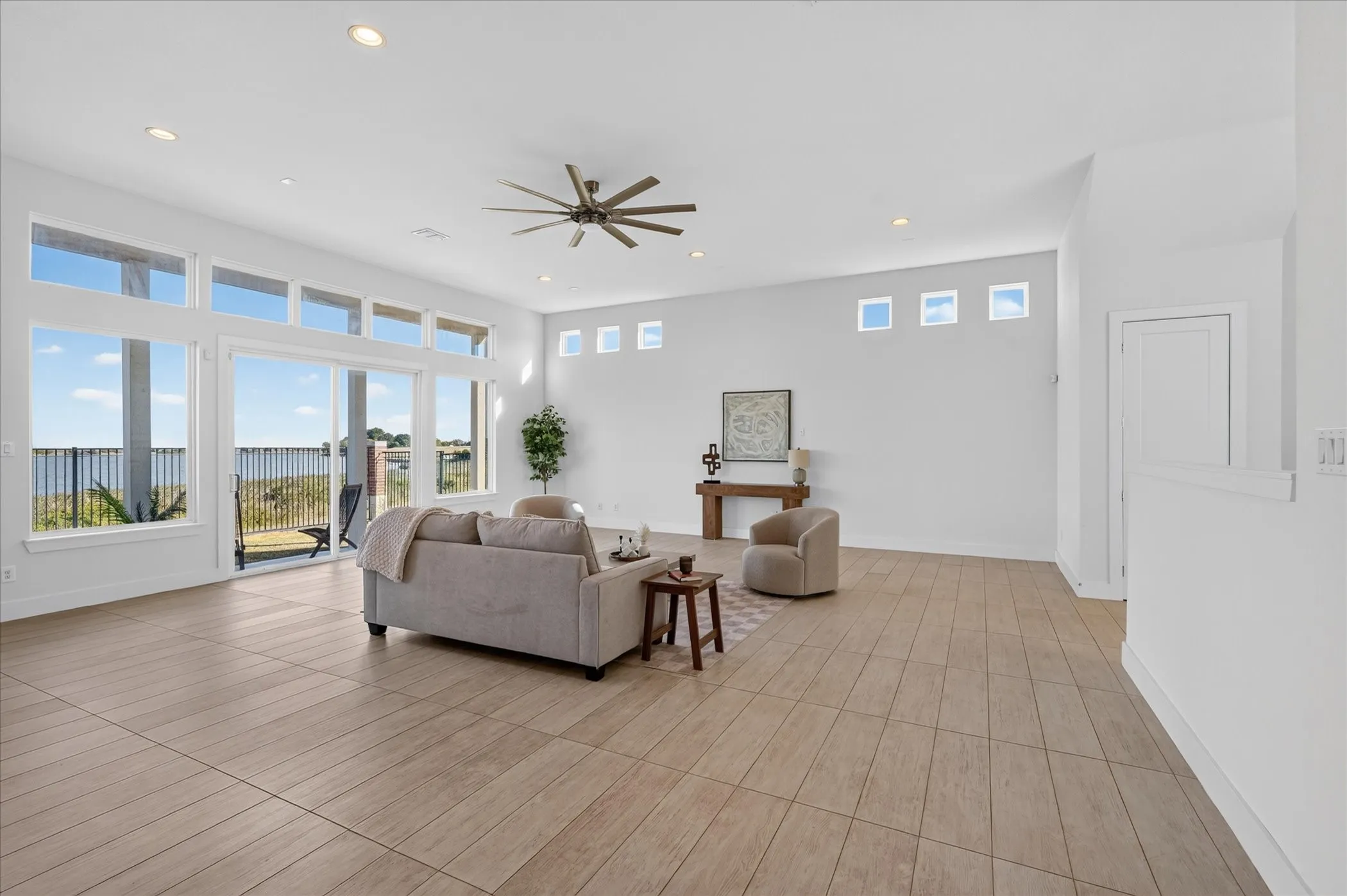 Single Family Residence For Sale in Dallas County , 5222 Lake Terrace Court, Garland, Texas 75043, 4 Bedroom, 3 Bathroom, 2 Garage spaces, 3,870 Sqft, built in 2016, mls#21370529, Real Estate Agent in Garland, Homes For Sale in Dallas county, Homes For Sale in Garland, Realtor in Garland Texas, Real Estate Brokerage Independent Realty Texas, Luminita Cordes Realtor
