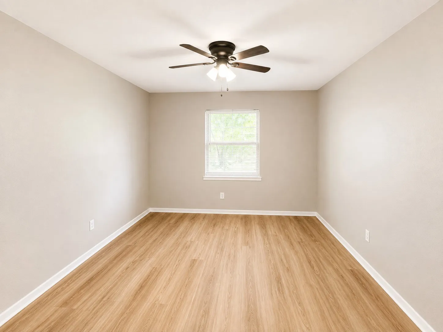Single Family Residence For Sale in Tarrant County , 8136 Richard Street, White Settlement, Texas 76108, 4 Bedroom, 2 Bathroom, Garage spaces, 1,512 Sqft, built in 1978, mls#21368993, Real Estate Agent in White Settlement, Homes For Sale in Tarrant county, Homes For Sale in White Settlement, Realtor in White Settlement Texas, Real Estate Brokerage Independent Realty Texas, Luminita Cordes Realtor