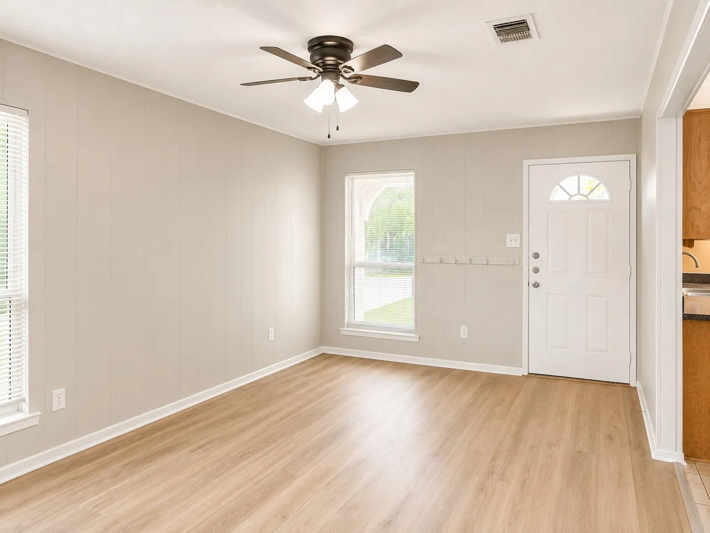 Single Family Residence For Sale in Tarrant County , 8136 Richard Street, White Settlement, Texas 76108, 4 Bedroom, 2 Bathroom, Garage spaces, 1,512 Sqft, built in 1978, mls#21368993, Real Estate Agent in White Settlement, Homes For Sale in Tarrant county, Homes For Sale in White Settlement, Realtor in White Settlement Texas, Real Estate Brokerage Independent Realty Texas, Luminita Cordes Realtor