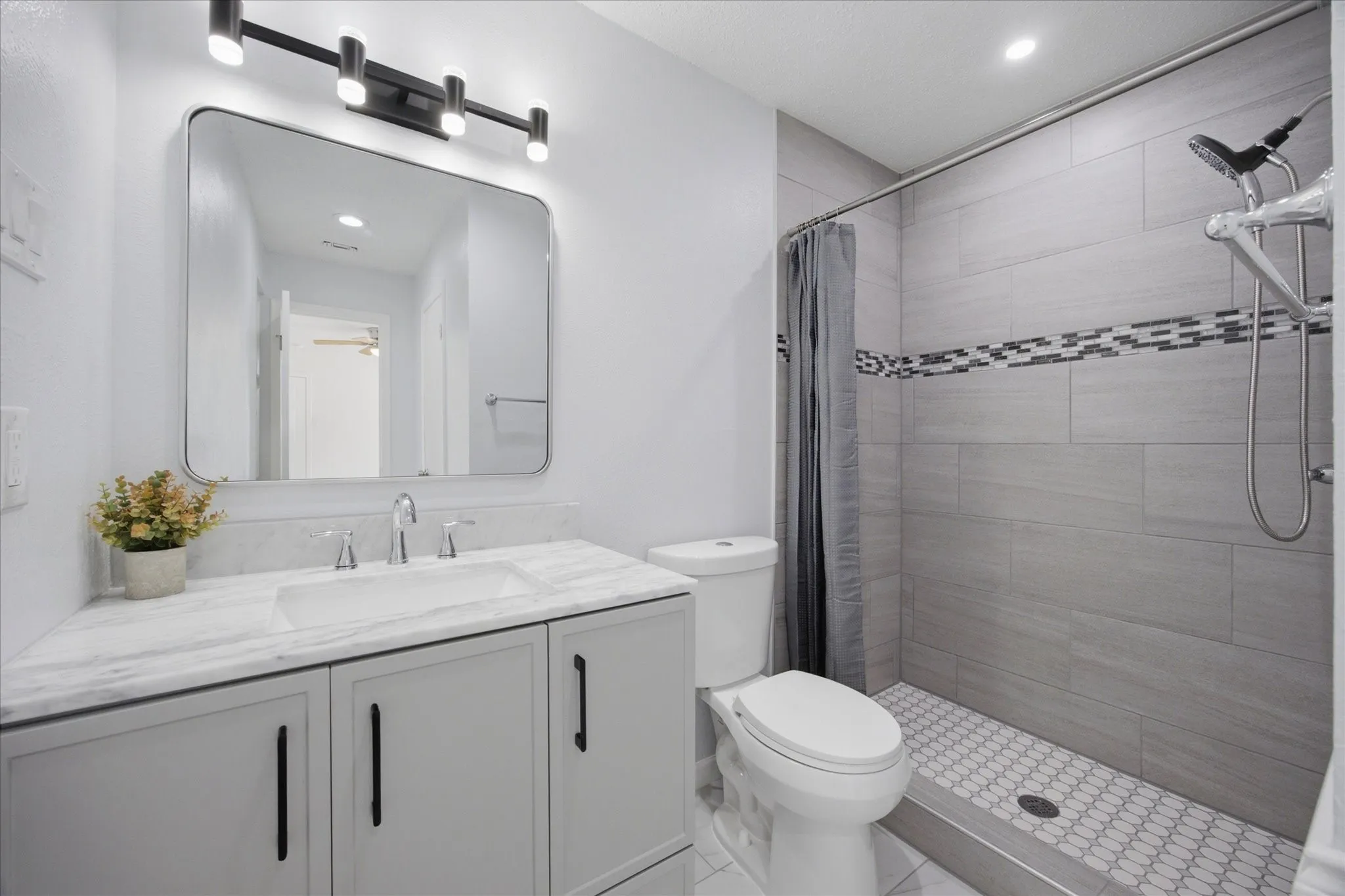 Single Family Residence For Sale in Dallas County , 4811 Stallcup Drive, Mesquite, Texas 75150, 4 Bedroom, 2 Bathroom, 2 Garage spaces, 1,264 Sqft, built in 1968, mls#21371884, Real Estate Agent in Mesquite, Homes For Sale in Dallas county, Homes For Sale in Mesquite, Realtor in Mesquite Texas, Real Estate Brokerage Independent Realty Texas, Luminita Cordes Realtor