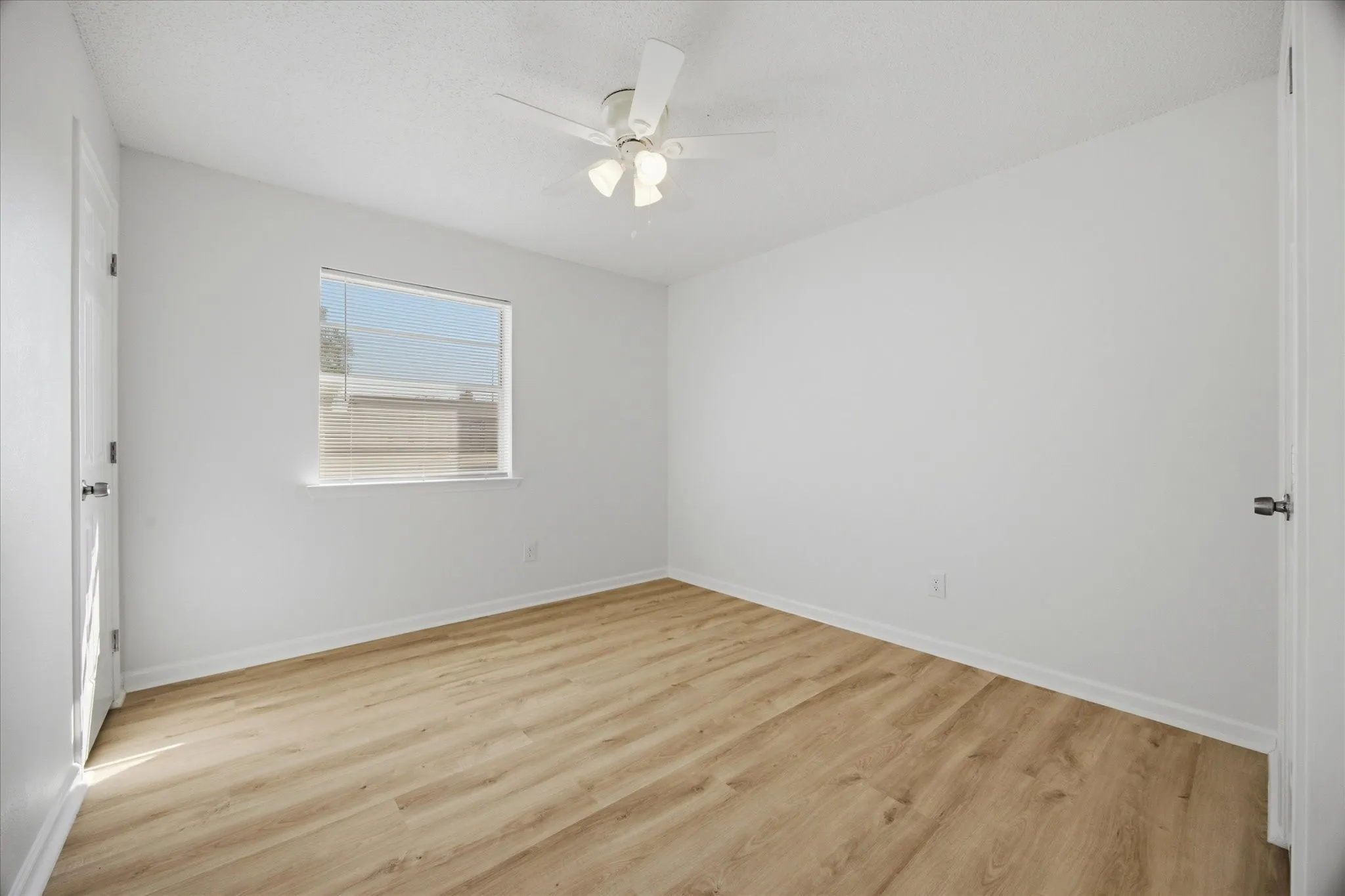 Single Family Residence For Sale in Dallas County , 4811 Stallcup Drive, Mesquite, Texas 75150, 4 Bedroom, 2 Bathroom, 2 Garage spaces, 1,264 Sqft, built in 1968, mls#21371884, Real Estate Agent in Mesquite, Homes For Sale in Dallas county, Homes For Sale in Mesquite, Realtor in Mesquite Texas, Real Estate Brokerage Independent Realty Texas, Luminita Cordes Realtor