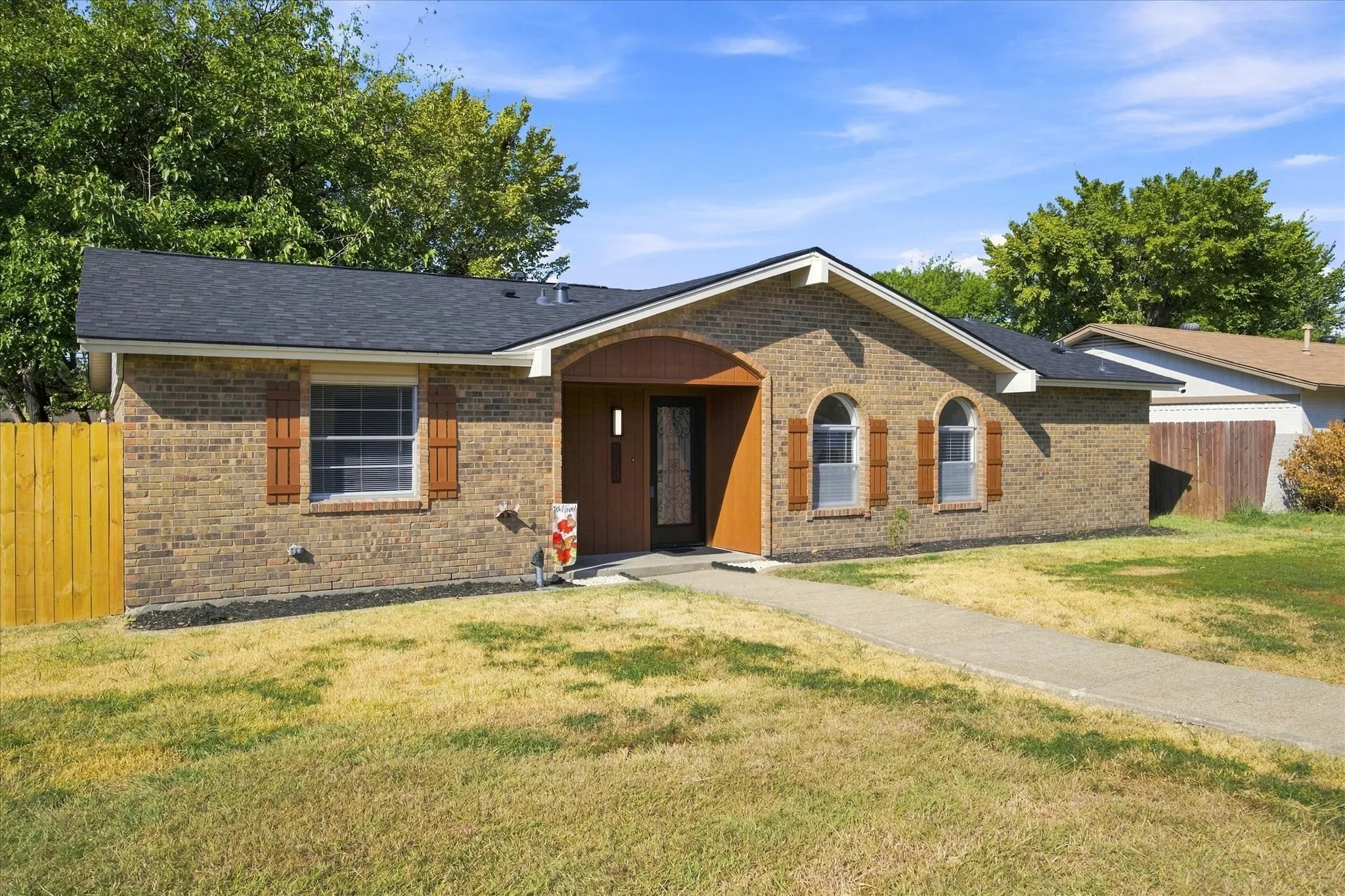 Single Family Residence For Sale in Dallas County , 4811 Stallcup Drive, Mesquite, Texas 75150, 4 Bedroom, 2 Bathroom, 2 Garage spaces, 1,264 Sqft, built in 1968, mls#21371884, Real Estate Agent in Mesquite, Homes For Sale in Dallas county, Homes For Sale in Mesquite, Realtor in Mesquite Texas, Real Estate Brokerage Independent Realty Texas, Luminita Cordes Realtor