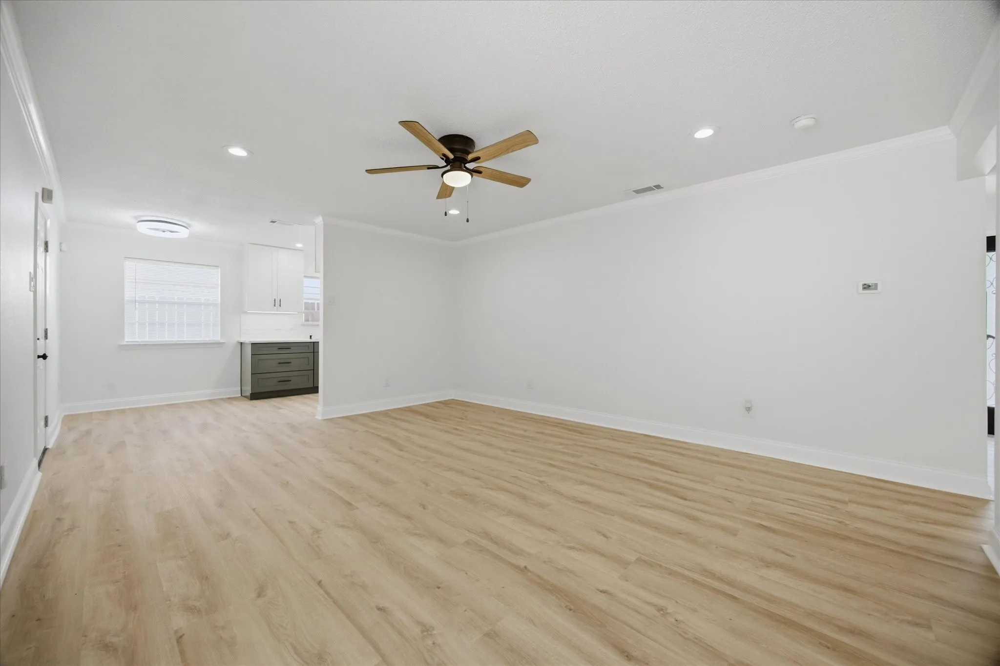 Single Family Residence For Sale in Dallas County , 4811 Stallcup Drive, Mesquite, Texas 75150, 4 Bedroom, 2 Bathroom, 2 Garage spaces, 1,264 Sqft, built in 1968, mls#21371884, Real Estate Agent in Mesquite, Homes For Sale in Dallas county, Homes For Sale in Mesquite, Realtor in Mesquite Texas, Real Estate Brokerage Independent Realty Texas, Luminita Cordes Realtor