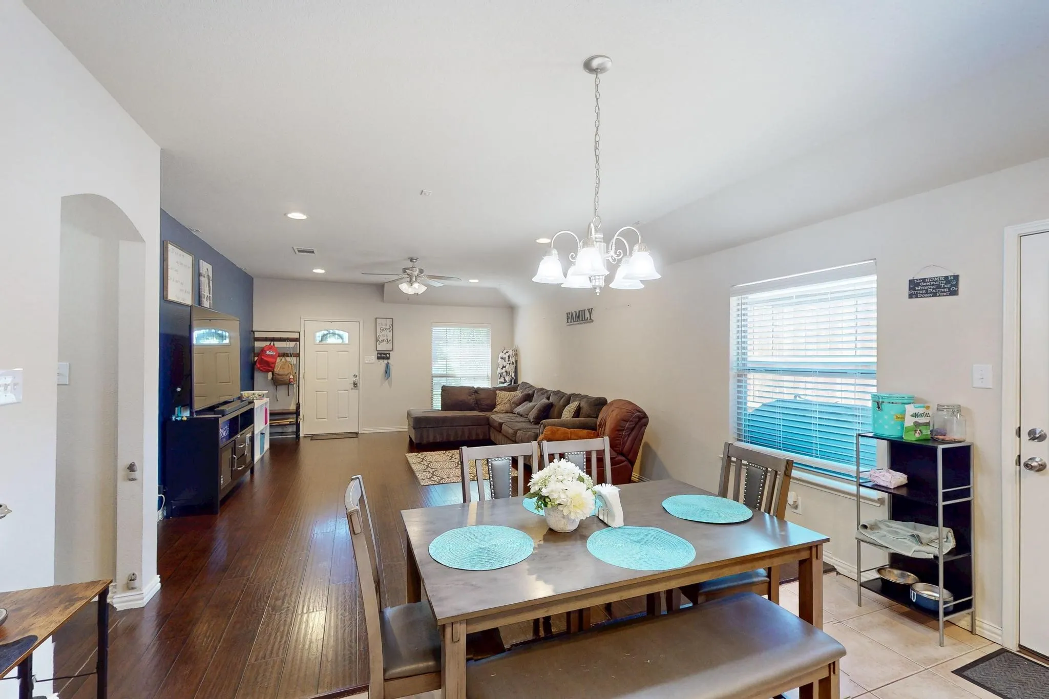 Single Family Residence For Sale in Tarrant County , 337 Grace Circle, Hurst, Texas 76053, 3 Bedroom, 2 Bathroom, 2 Garage spaces, 1,543 Sqft, built in 2008, mls#21371925, Real Estate Agent in Hurst, Homes For Sale in Tarrant county, Homes For Sale in Hurst, Realtor in Hurst Texas, Real Estate Brokerage Independent Realty Texas, Luminita Cordes Realtor