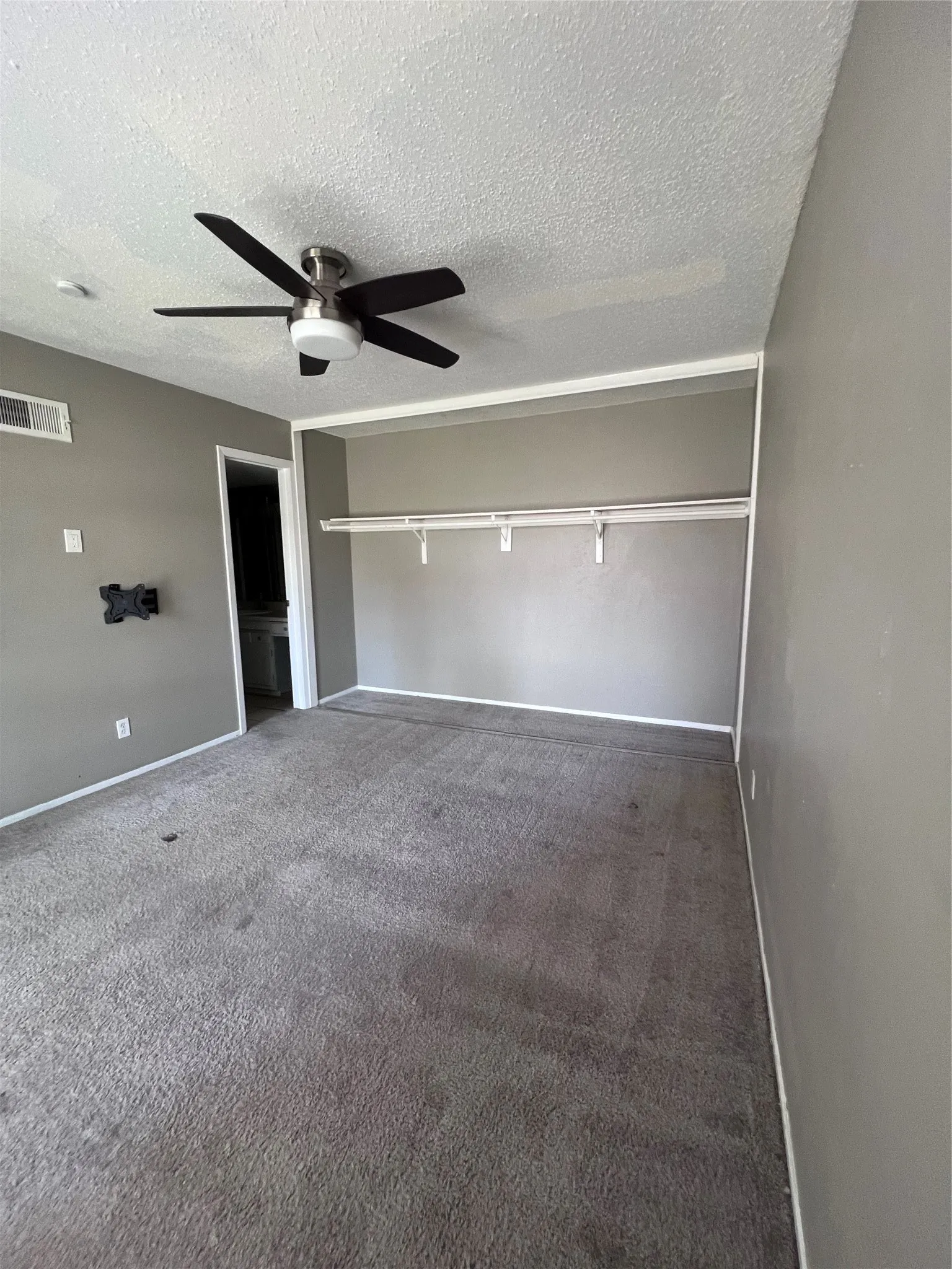 Condominium For Rent in Tarrant County , 5604 Boca Raton Boulevard 151, Fort Worth, Texas 76112, 3 Bedroom, 3 Bathroom, Garage spaces, 1,445 Sqft, built in 1972, mls#21372125, Real Estate Agent in Fort Worth, Homes For Rent in Tarrant county, Homes For Rent in Fort Worth, Realtor in Fort Worth Texas, Real Estate Brokerage Independent Realty Texas, Luminita Cordes Realtor