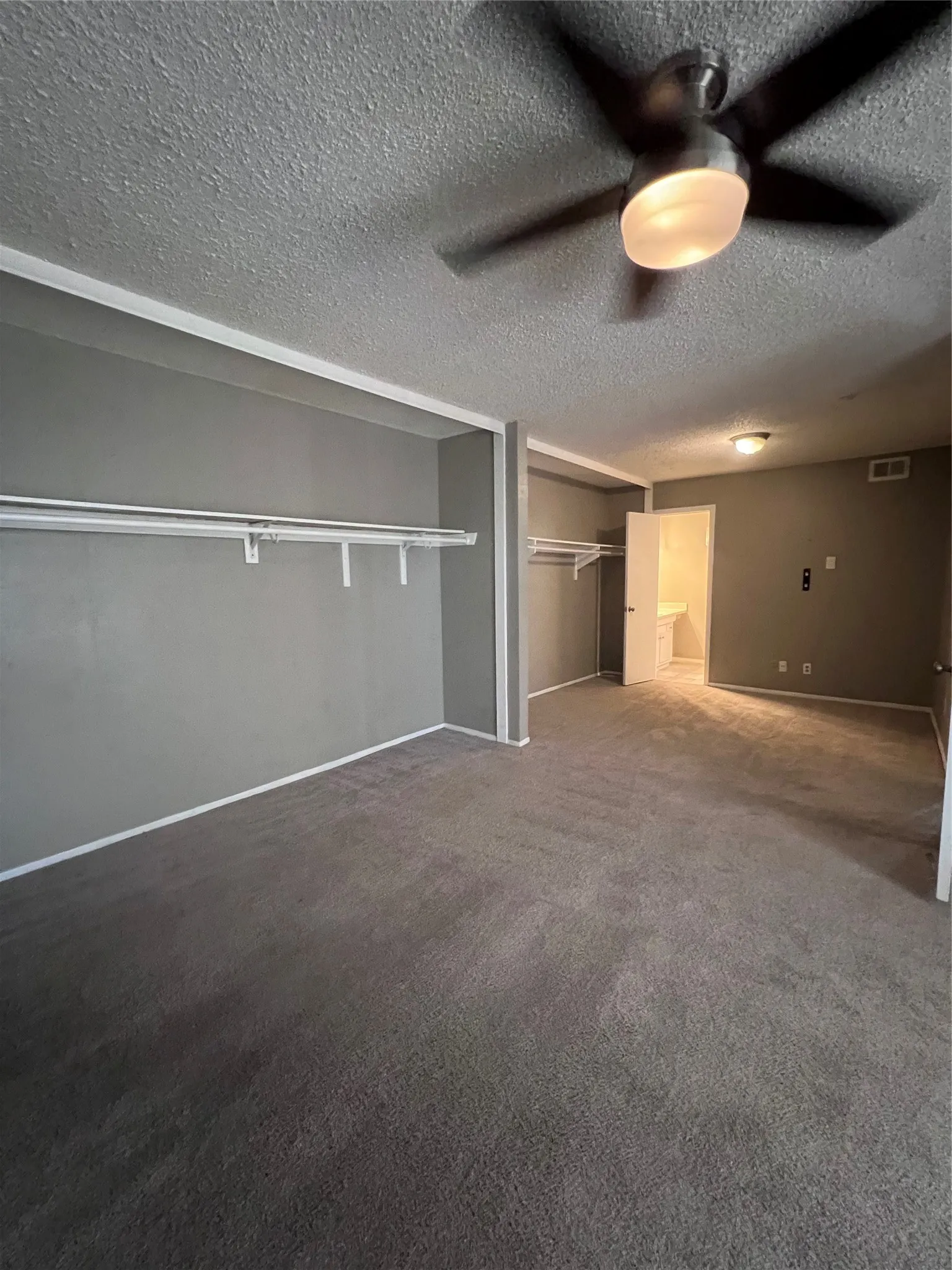 Condominium For Rent in Tarrant County , 5604 Boca Raton Boulevard 151, Fort Worth, Texas 76112, 3 Bedroom, 3 Bathroom, Garage spaces, 1,445 Sqft, built in 1972, mls#21372125, Real Estate Agent in Fort Worth, Homes For Rent in Tarrant county, Homes For Rent in Fort Worth, Realtor in Fort Worth Texas, Real Estate Brokerage Independent Realty Texas, Luminita Cordes Realtor