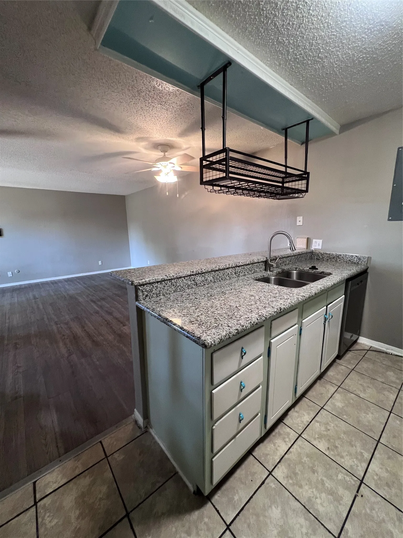Condominium For Rent in Tarrant County , 5604 Boca Raton Boulevard 151, Fort Worth, Texas 76112, 3 Bedroom, 3 Bathroom, Garage spaces, 1,445 Sqft, built in 1972, mls#21372125, Real Estate Agent in Fort Worth, Homes For Rent in Tarrant county, Homes For Rent in Fort Worth, Realtor in Fort Worth Texas, Real Estate Brokerage Independent Realty Texas, Luminita Cordes Realtor