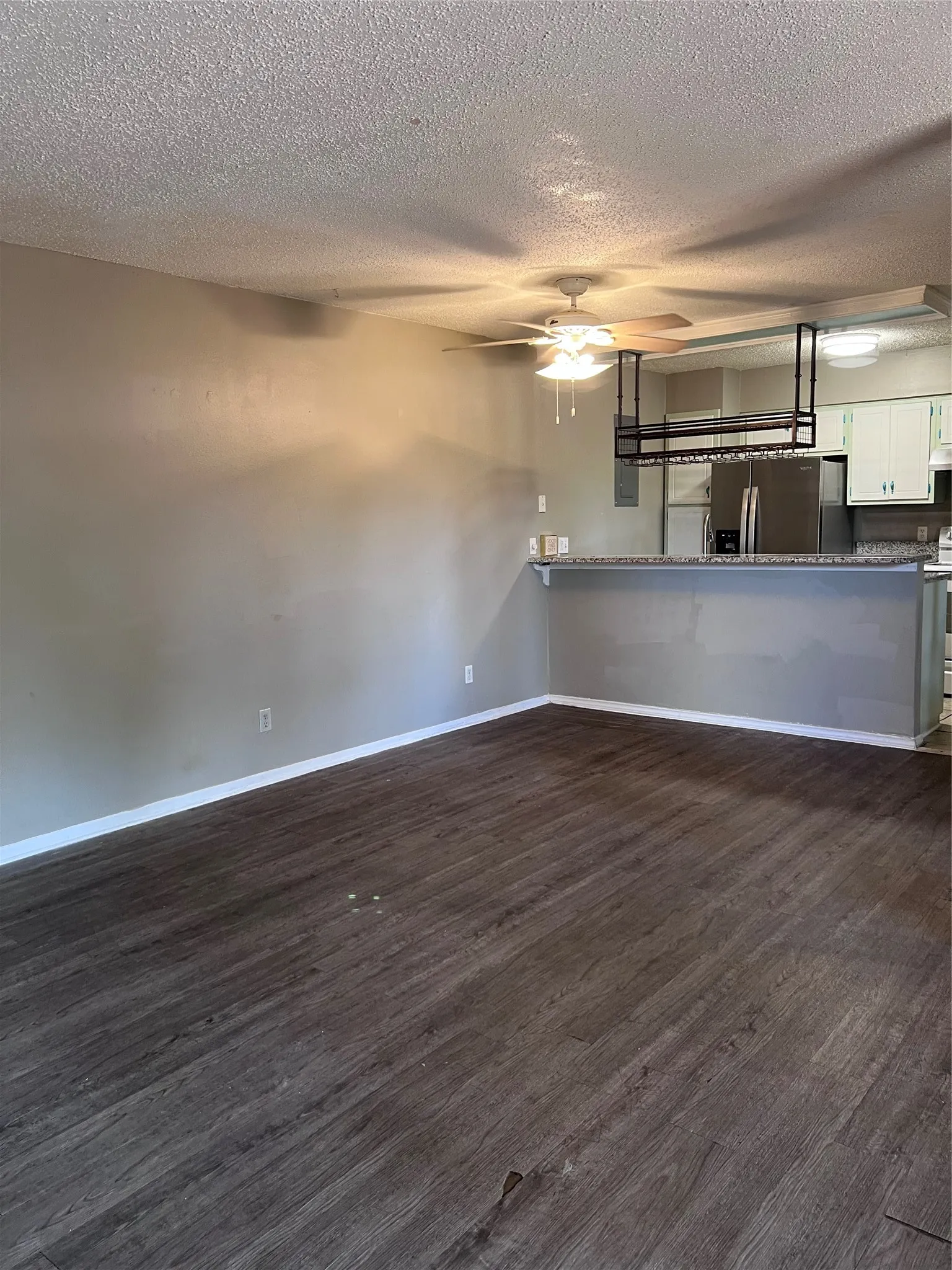 Condominium For Rent in Tarrant County , 5604 Boca Raton Boulevard 151, Fort Worth, Texas 76112, 3 Bedroom, 3 Bathroom, Garage spaces, 1,445 Sqft, built in 1972, mls#21372125, Real Estate Agent in Fort Worth, Homes For Rent in Tarrant county, Homes For Rent in Fort Worth, Realtor in Fort Worth Texas, Real Estate Brokerage Independent Realty Texas, Luminita Cordes Realtor