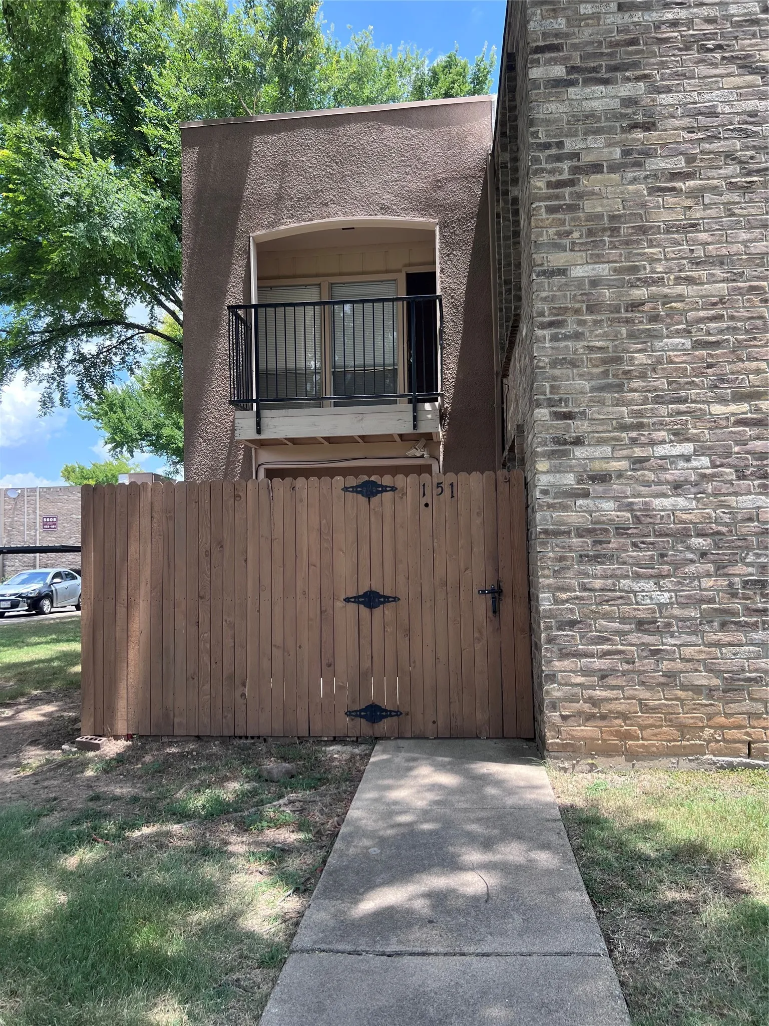 Condominium For Rent in Tarrant County , 5604 Boca Raton Boulevard 151, Fort Worth, Texas 76112, 3 Bedroom, 3 Bathroom, Garage spaces, 1,445 Sqft, built in 1972, mls#21372125, Real Estate Agent in Fort Worth, Homes For Rent in Tarrant county, Homes For Rent in Fort Worth, Realtor in Fort Worth Texas, Real Estate Brokerage Independent Realty Texas, Luminita Cordes Realtor