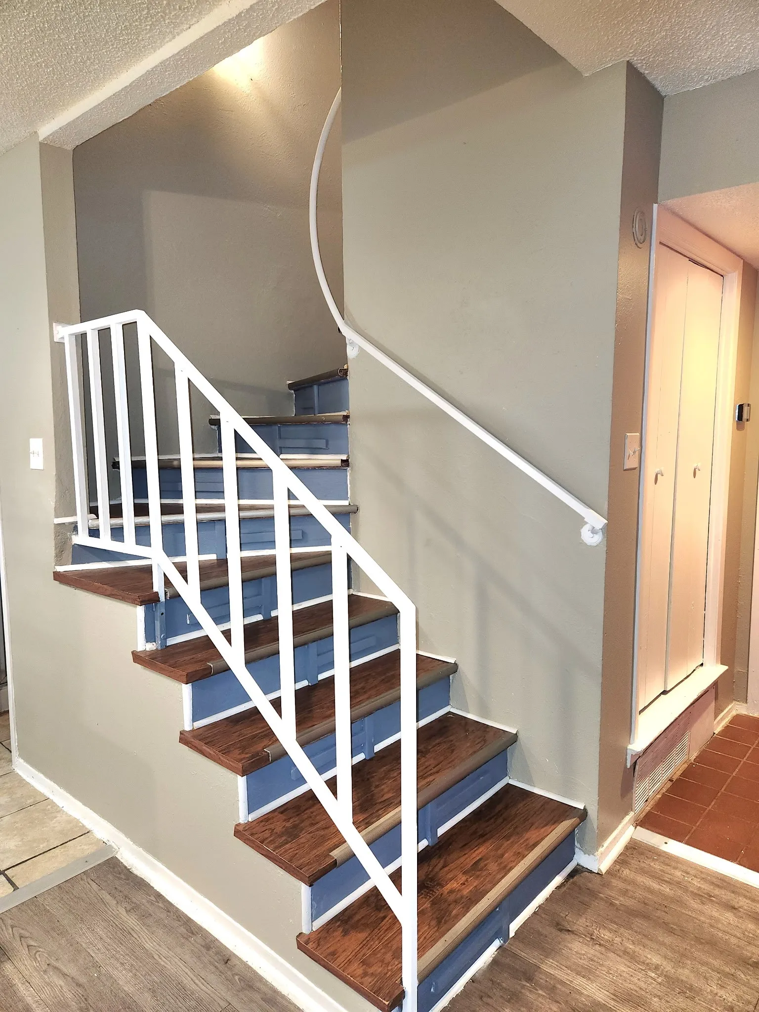 Condominium For Rent in Tarrant County , 5604 Boca Raton Boulevard 151, Fort Worth, Texas 76112, 3 Bedroom, 3 Bathroom, Garage spaces, 1,445 Sqft, built in 1972, mls#21372125, Real Estate Agent in Fort Worth, Homes For Rent in Tarrant county, Homes For Rent in Fort Worth, Realtor in Fort Worth Texas, Real Estate Brokerage Independent Realty Texas, Luminita Cordes Realtor