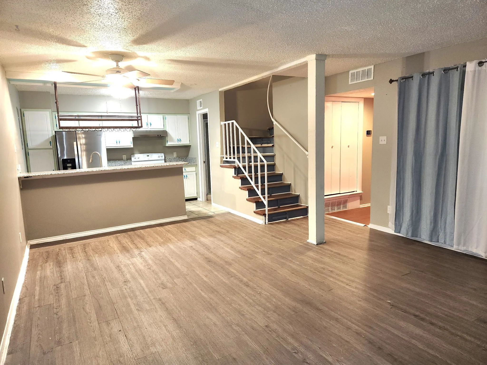Condominium For Rent in Tarrant County , 5604 Boca Raton Boulevard 151, Fort Worth, Texas 76112, 3 Bedroom, 3 Bathroom, Garage spaces, 1,445 Sqft, built in 1972, mls#21372125, Real Estate Agent in Fort Worth, Homes For Rent in Tarrant county, Homes For Rent in Fort Worth, Realtor in Fort Worth Texas, Real Estate Brokerage Independent Realty Texas, Luminita Cordes Realtor