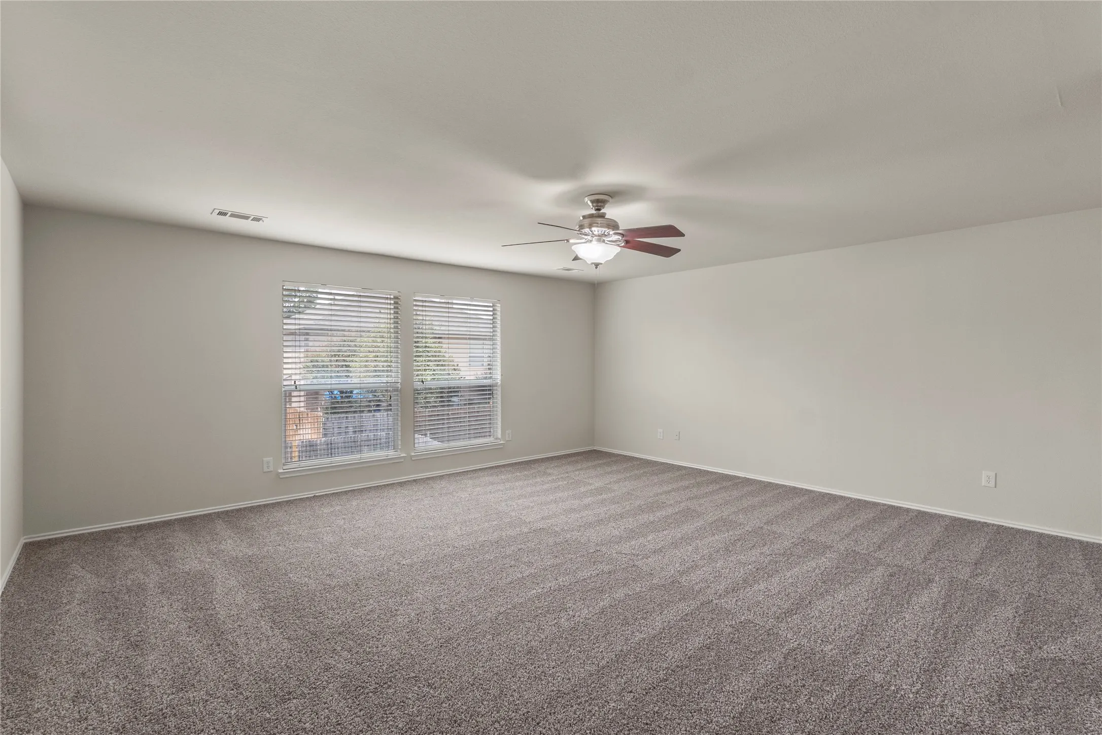 Single Family Residence For Sale in Denton County , 7100 Livingston Drive, Denton, Texas 76210, 6 Bedroom, 4 Bathroom, 2 Garage spaces, 4,011 Sqft, built in 2004, mls#21367936, Real Estate Agent in Denton, Homes For Sale in Denton county, Homes For Sale in Denton, Realtor in Denton Texas, Real Estate Brokerage Independent Realty Texas, Luminita Cordes Realtor