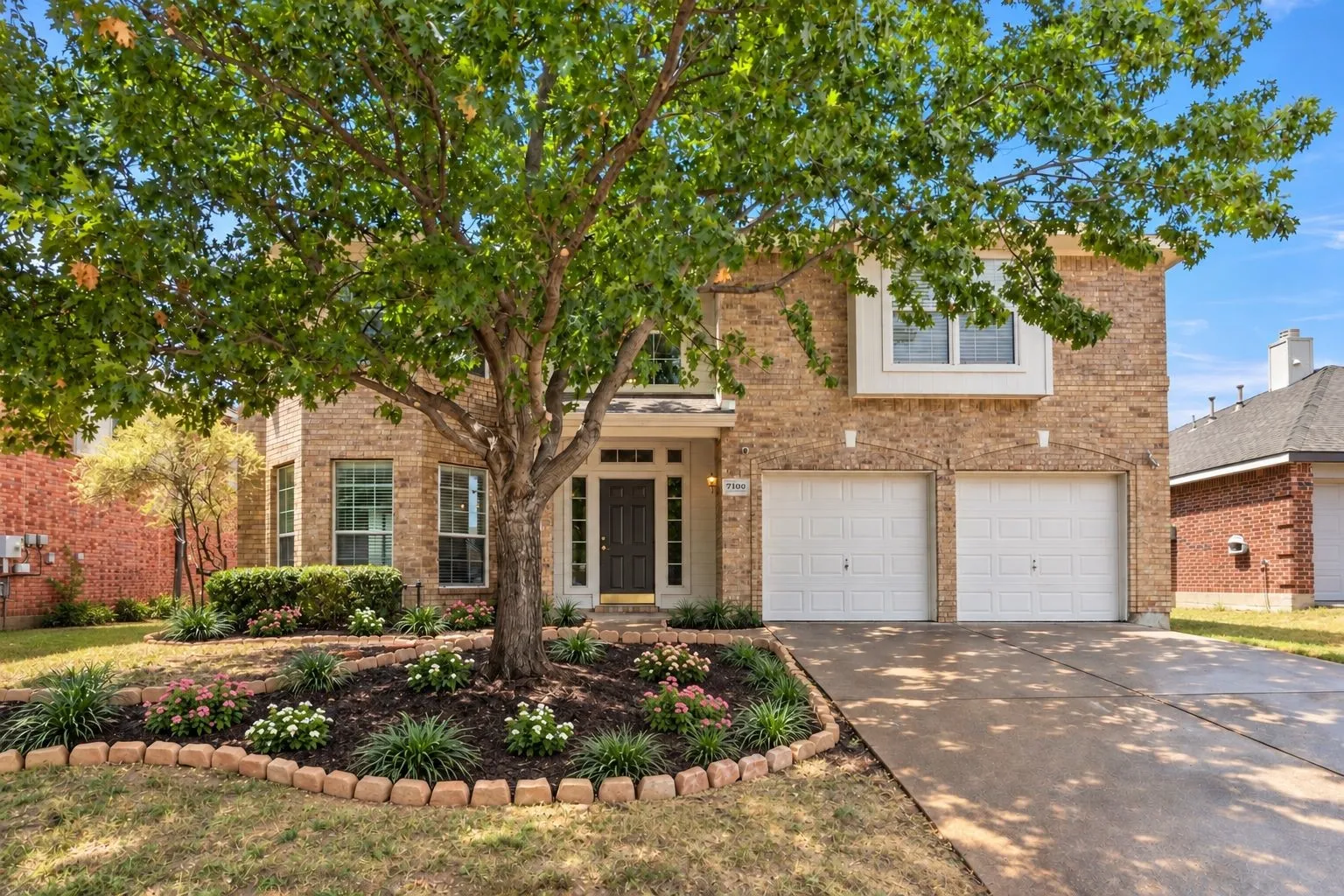 Single Family Residence For Sale in Denton County , 7100 Livingston Drive, Denton, Texas 76210, 6 Bedroom, 4 Bathroom, 2 Garage spaces, 4,011 Sqft, built in 2004, mls#21367936, Real Estate Agent in Denton, Homes For Sale in Denton county, Homes For Sale in Denton, Realtor in Denton Texas, Real Estate Brokerage Independent Realty Texas, Luminita Cordes Realtor
