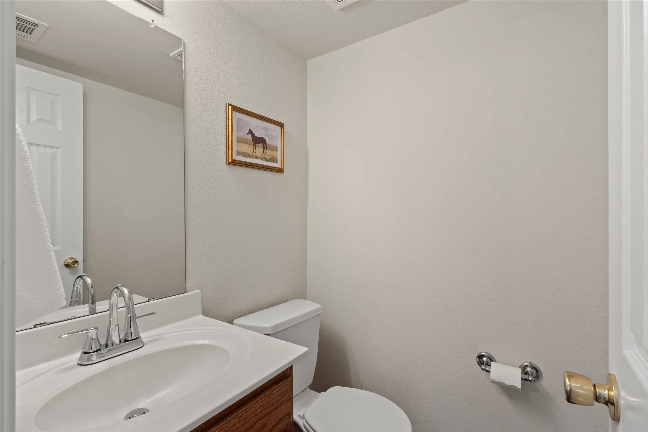 Single Family Residence For Sale in Denton County , 7100 Livingston Drive, Denton, Texas 76210, 6 Bedroom, 4 Bathroom, 2 Garage spaces, 4,011 Sqft, built in 2004, mls#21367936, Real Estate Agent in Denton, Homes For Sale in Denton county, Homes For Sale in Denton, Realtor in Denton Texas, Real Estate Brokerage Independent Realty Texas, Luminita Cordes Realtor