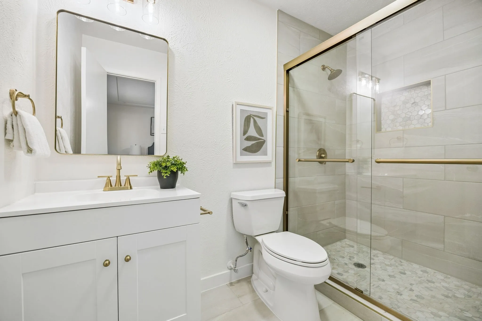 Single Family Residence For Sale in Tarrant County , 453 Edwards Drive, Saginaw, Texas 76179, 3 Bedroom, 2 Bathroom, 2 Garage spaces, 1,470 Sqft, built in 1976, mls#21371793, Real Estate Agent in Saginaw, Homes For Sale in Tarrant county, Homes For Sale in Saginaw, Realtor in Saginaw Texas, Real Estate Brokerage Independent Realty Texas, Luminita Cordes Realtor