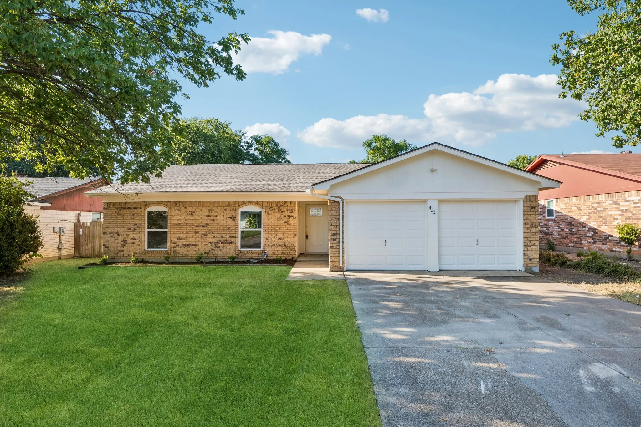 Single Family Residence For Sale in Tarrant County , 453 Edwards Drive, Saginaw, Texas 76179, 3 Bedroom, 2 Bathroom, 2 Garage spaces, 1,470 Sqft, built in 1976, mls#21371793, Real Estate Agent in Saginaw, Homes For Sale in Tarrant county, Homes For Sale in Saginaw, Realtor in Saginaw Texas, Real Estate Brokerage Independent Realty Texas, Luminita Cordes Realtor