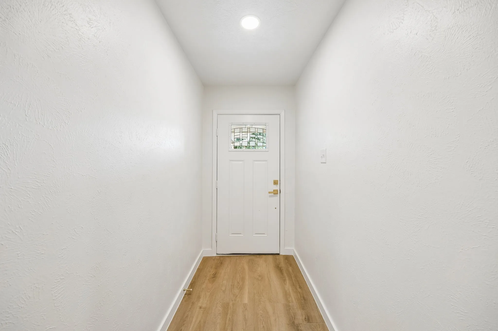 Single Family Residence For Sale in Tarrant County , 453 Edwards Drive, Saginaw, Texas 76179, 3 Bedroom, 2 Bathroom, 2 Garage spaces, 1,470 Sqft, built in 1976, mls#21371793, Real Estate Agent in Saginaw, Homes For Sale in Tarrant county, Homes For Sale in Saginaw, Realtor in Saginaw Texas, Real Estate Brokerage Independent Realty Texas, Luminita Cordes Realtor
