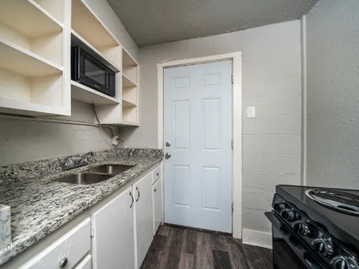 Apartment For Rent in Taylor County , 526 E NORTH 7TH Street 14, Abilene, Texas 79601, 2 Bedroom, 1 Bathroom, Garage spaces, 475 Sqft, built in 1958, mls#21372131, Real Estate Agent in Abilene, Homes For Rent in Taylor county, Homes For Rent in Abilene, Realtor in Abilene Texas, Real Estate Brokerage Independent Realty Texas, Luminita Cordes Realtor