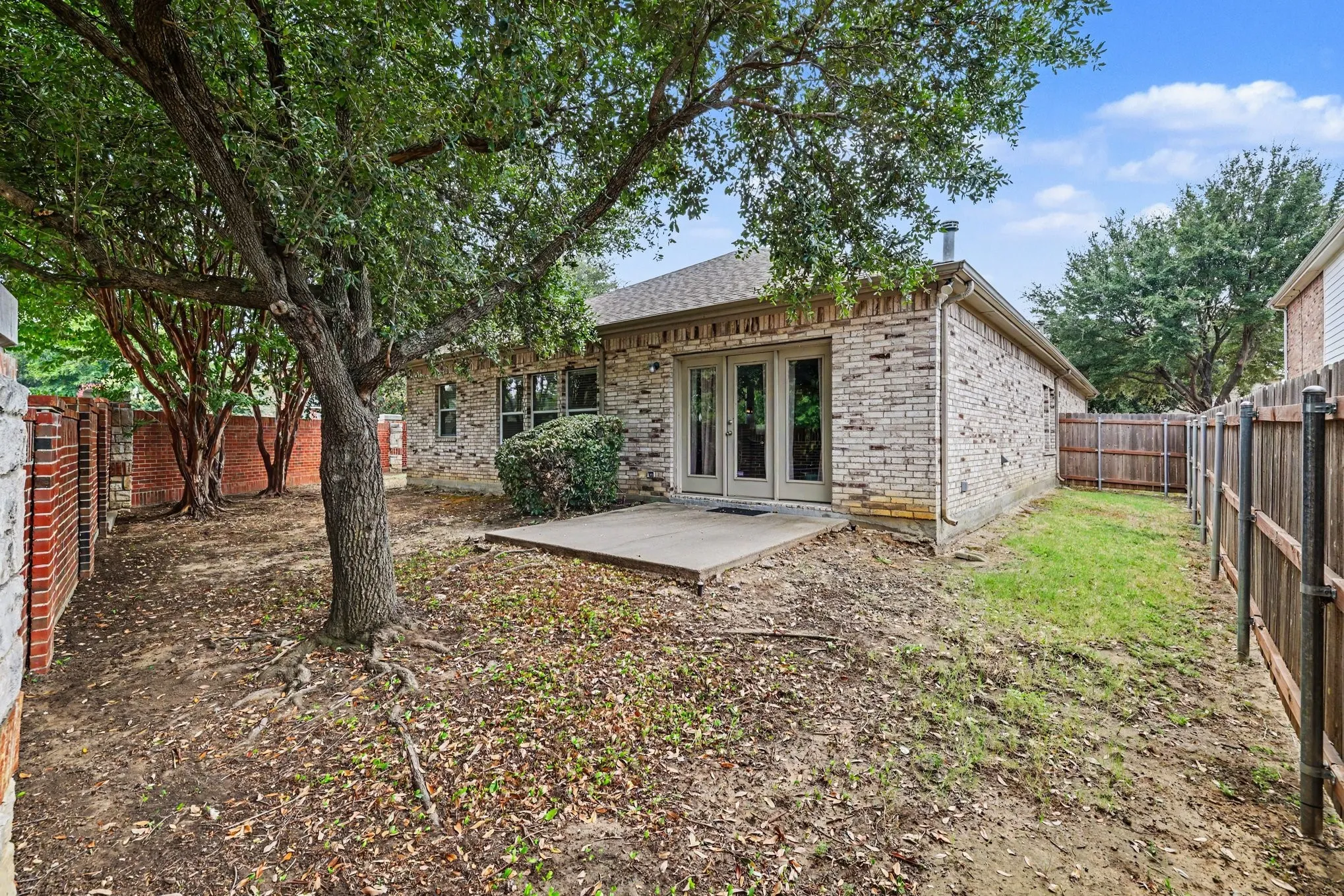 Single Family Residence For Sale in Tarrant County , 5896 Vista Heights Lane, Grand Prairie, Texas 75052, 4 Bedroom, 2 Bathroom, 2 Garage spaces, 2,055 Sqft, built in 2005, mls#21371694, Real Estate Agent in Grand Prairie, Homes For Sale in Tarrant county, Homes For Sale in Grand Prairie, Realtor in Grand Prairie Texas, Real Estate Brokerage Independent Realty Texas, Luminita Cordes Realtor