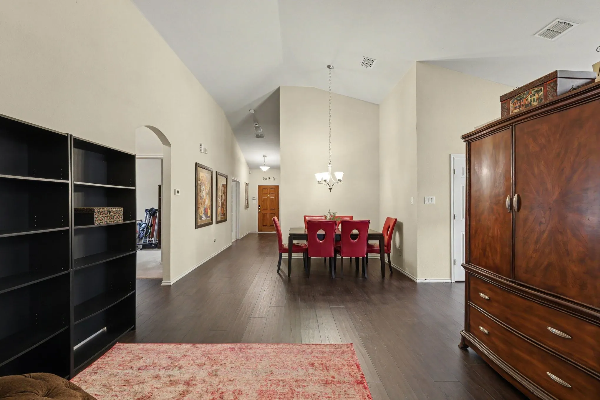 Single Family Residence For Sale in Tarrant County , 5896 Vista Heights Lane, Grand Prairie, Texas 75052, 4 Bedroom, 2 Bathroom, 2 Garage spaces, 2,055 Sqft, built in 2005, mls#21371694, Real Estate Agent in Grand Prairie, Homes For Sale in Tarrant county, Homes For Sale in Grand Prairie, Realtor in Grand Prairie Texas, Real Estate Brokerage Independent Realty Texas, Luminita Cordes Realtor