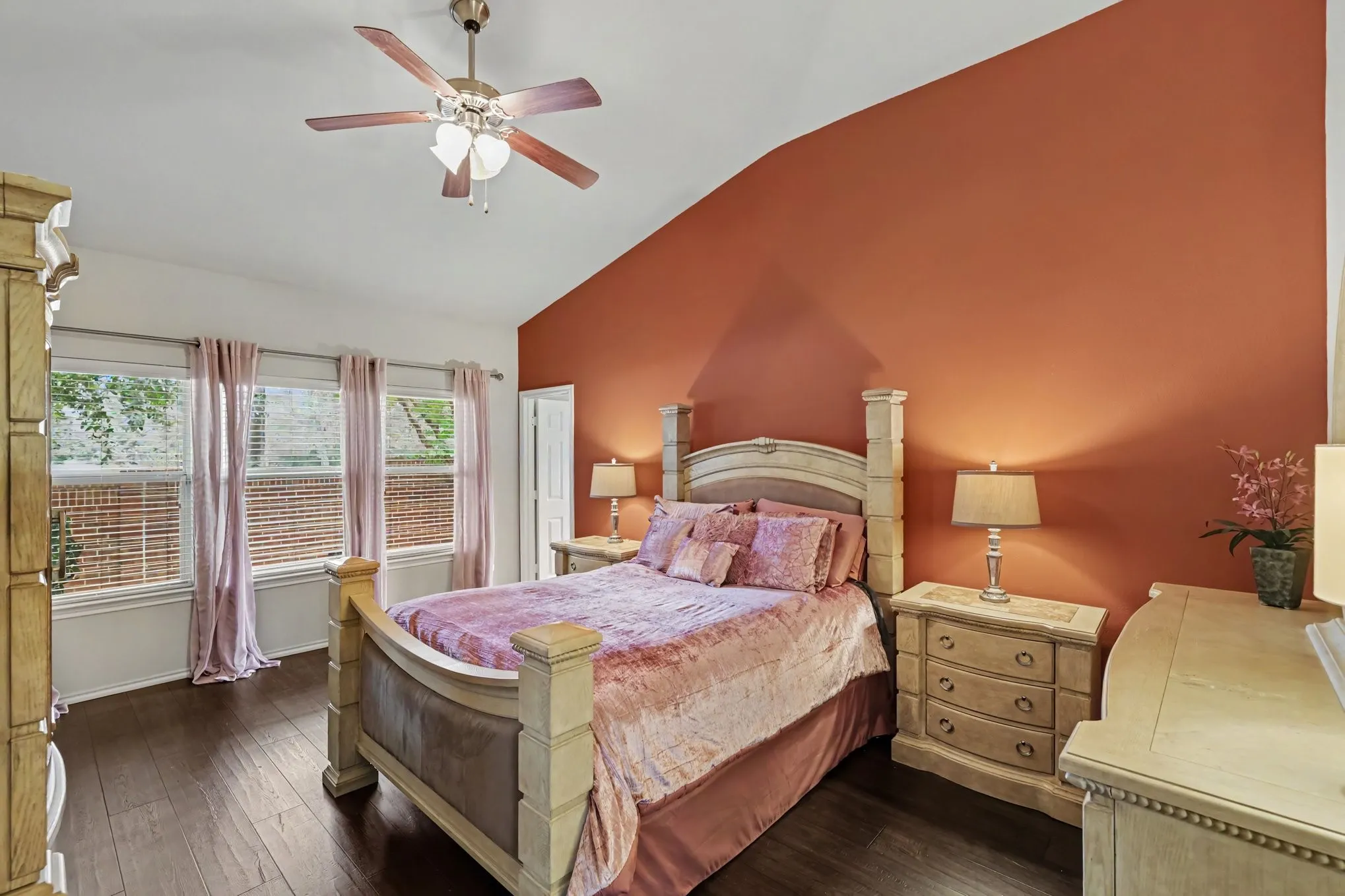 Single Family Residence For Sale in Tarrant County , 5896 Vista Heights Lane, Grand Prairie, Texas 75052, 4 Bedroom, 2 Bathroom, 2 Garage spaces, 2,055 Sqft, built in 2005, mls#21371694, Real Estate Agent in Grand Prairie, Homes For Sale in Tarrant county, Homes For Sale in Grand Prairie, Realtor in Grand Prairie Texas, Real Estate Brokerage Independent Realty Texas, Luminita Cordes Realtor