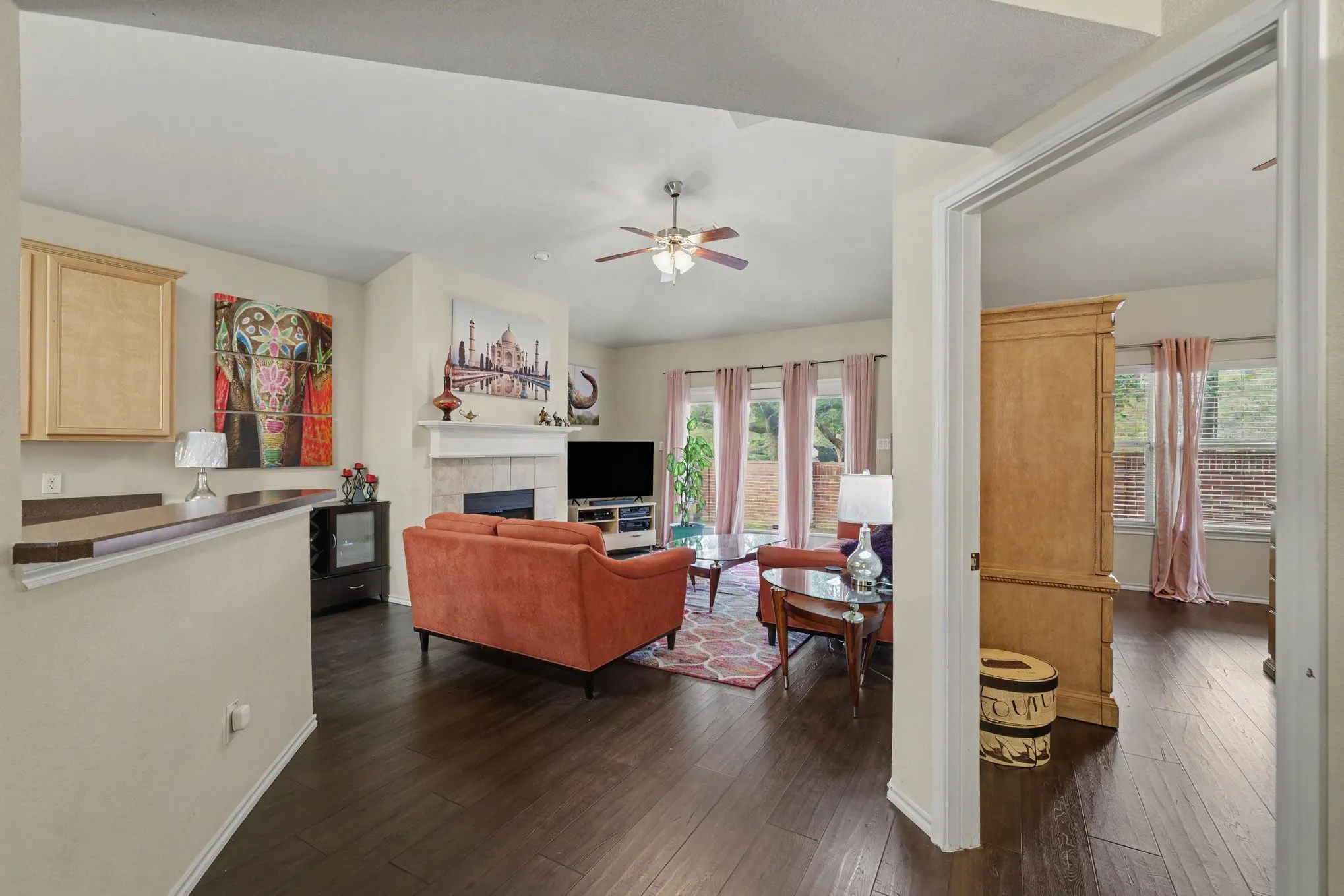 Single Family Residence For Sale in Tarrant County , 5896 Vista Heights Lane, Grand Prairie, Texas 75052, 4 Bedroom, 2 Bathroom, 2 Garage spaces, 2,055 Sqft, built in 2005, mls#21371694, Real Estate Agent in Grand Prairie, Homes For Sale in Tarrant county, Homes For Sale in Grand Prairie, Realtor in Grand Prairie Texas, Real Estate Brokerage Independent Realty Texas, Luminita Cordes Realtor