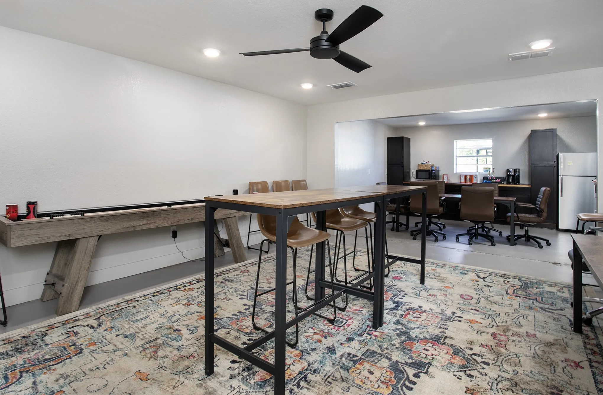 Industrial For Rent in Smith County , 15393 State Highway 64, Tyler, Texas 75704, 0, 0, Garage spaces, 0 Sqft, built in 1960, mls#21372136, Real Estate Agent in Tyler, Homes For Rent in Smith county, Homes For Rent in Tyler, Realtor in Tyler Texas, Real Estate Brokerage Independent Realty Texas, Luminita Cordes Realtor