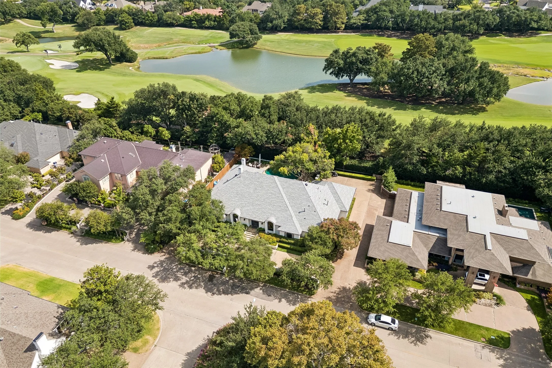 Single Family Residence For Sale in Dallas County , 17020 Club Hill Drive, Dallas, Texas 75248, 5 Bedroom, 6 Bathroom, 3 Garage spaces, 5,506 Sqft, built in 1978, mls#21368685, Real Estate Agent in Dallas, Homes For Sale in Dallas county, Homes For Sale in Dallas, Realtor in Dallas Texas, Real Estate Brokerage Independent Realty Texas, Luminita Cordes Realtor