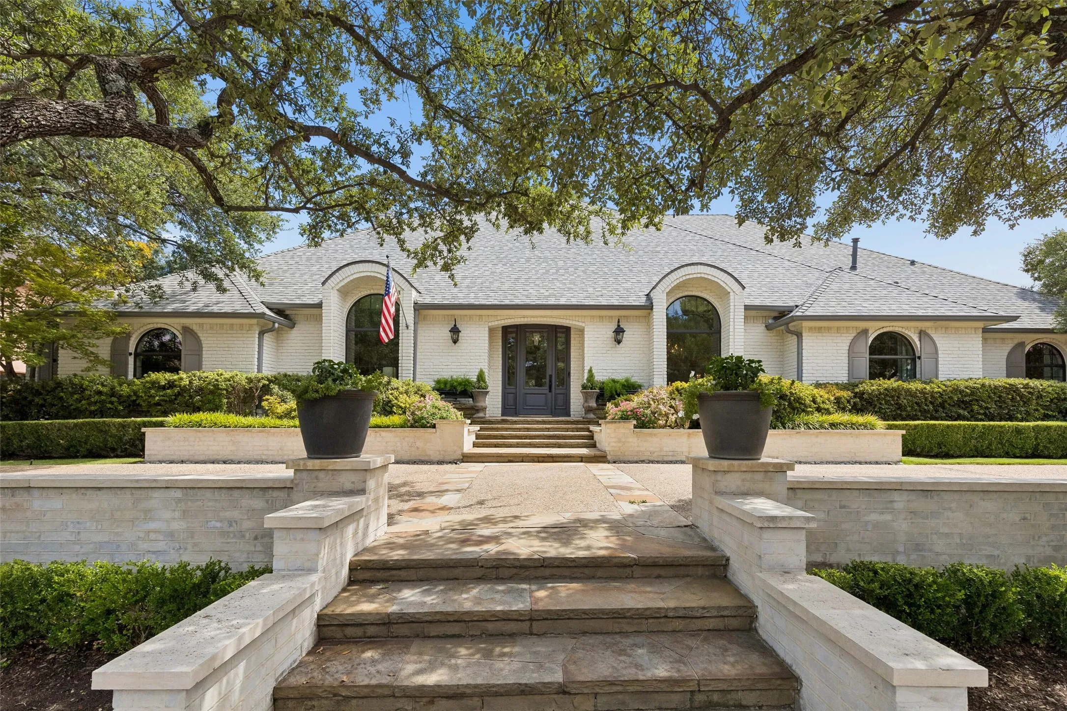Single Family Residence For Sale in Dallas County , 17020 Club Hill Drive, Dallas, Texas 75248, 5 Bedroom, 6 Bathroom, 3 Garage spaces, 5,506 Sqft, built in 1978, mls#21368685, Real Estate Agent in Dallas, Homes For Sale in Dallas county, Homes For Sale in Dallas, Realtor in Dallas Texas, Real Estate Brokerage Independent Realty Texas, Luminita Cordes Realtor