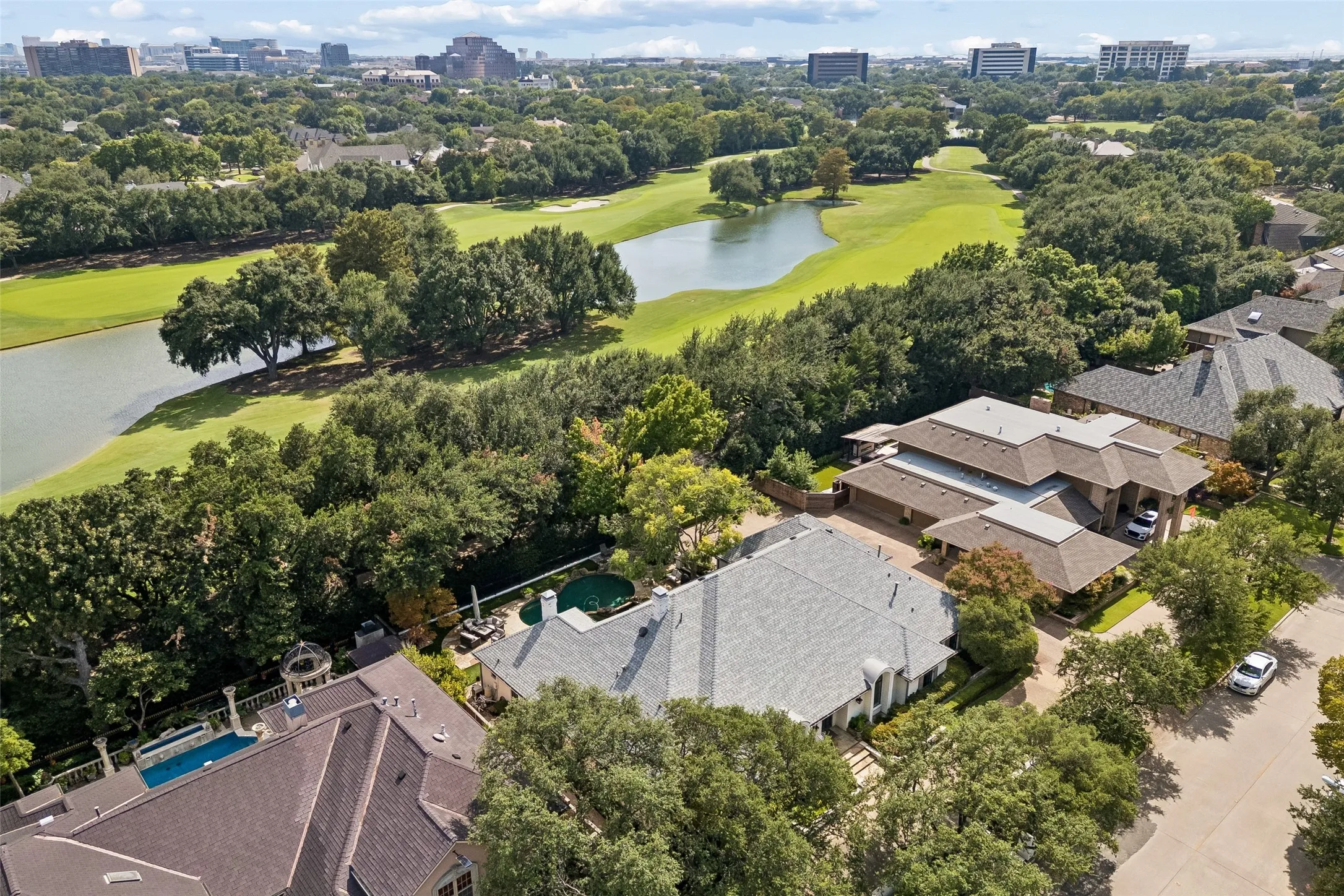 Single Family Residence For Sale in Dallas County , 17020 Club Hill Drive, Dallas, Texas 75248, 5 Bedroom, 6 Bathroom, 3 Garage spaces, 5,506 Sqft, built in 1978, mls#21368685, Real Estate Agent in Dallas, Homes For Sale in Dallas county, Homes For Sale in Dallas, Realtor in Dallas Texas, Real Estate Brokerage Independent Realty Texas, Luminita Cordes Realtor