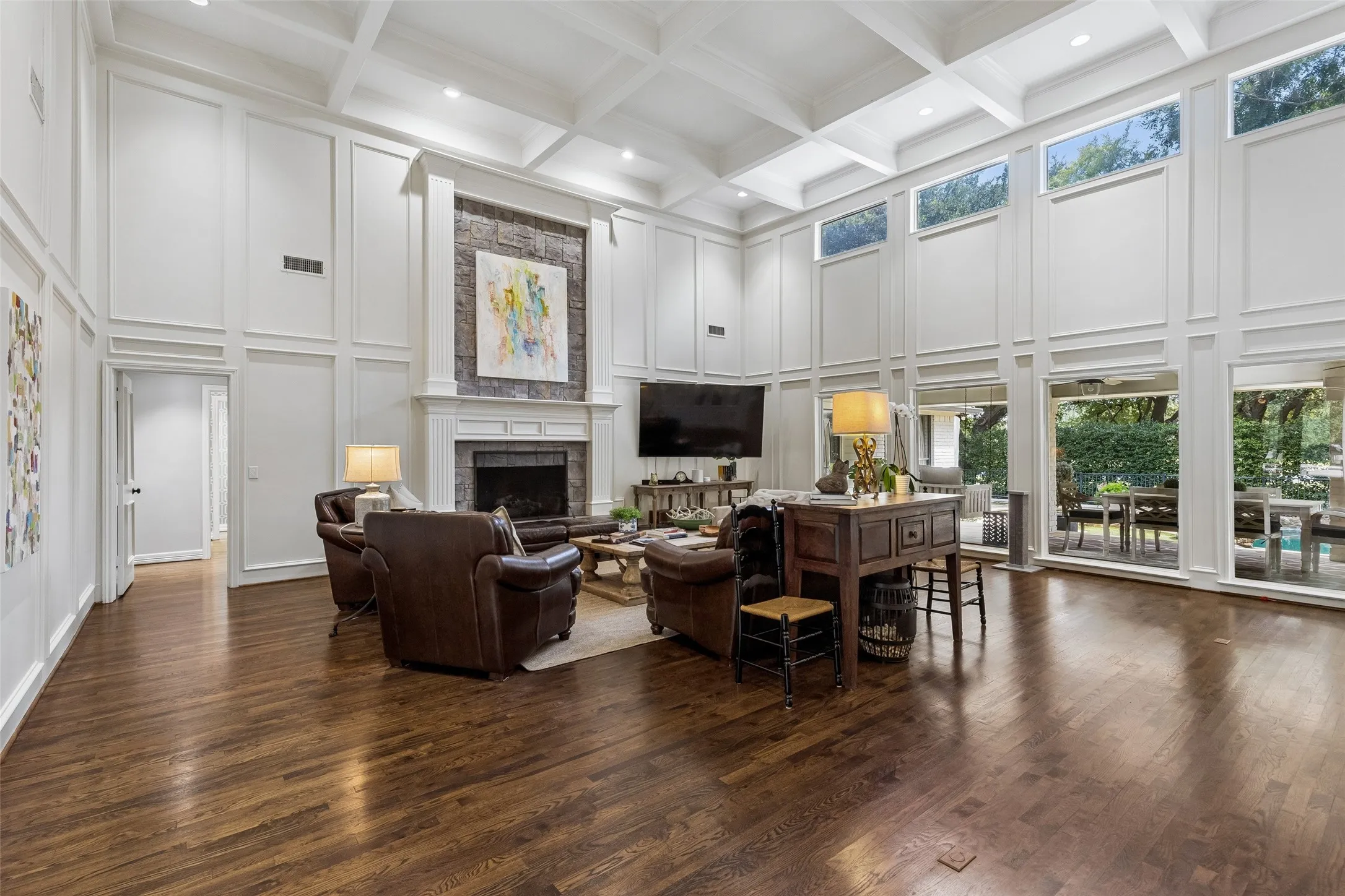 Single Family Residence For Sale in Dallas County , 17020 Club Hill Drive, Dallas, Texas 75248, 5 Bedroom, 6 Bathroom, 3 Garage spaces, 5,506 Sqft, built in 1978, mls#21368685, Real Estate Agent in Dallas, Homes For Sale in Dallas county, Homes For Sale in Dallas, Realtor in Dallas Texas, Real Estate Brokerage Independent Realty Texas, Luminita Cordes Realtor