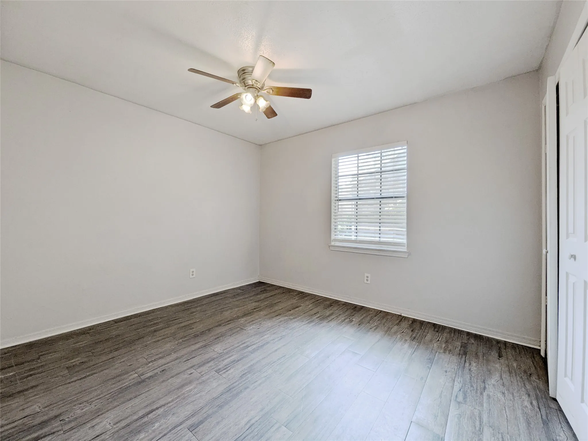 Single Family Residence For Sale in Kaufman County , 602 SW Heritage Hill Drive, Forney, Texas 75126, 4 Bedroom, 2 Bathroom, 2 Garage spaces, 1,748 Sqft, built in 1983, mls#21372141, Real Estate Agent in Forney, Homes For Sale in Kaufman county, Homes For Sale in Forney, Realtor in Forney Texas, Real Estate Brokerage Independent Realty Texas, Luminita Cordes Realtor