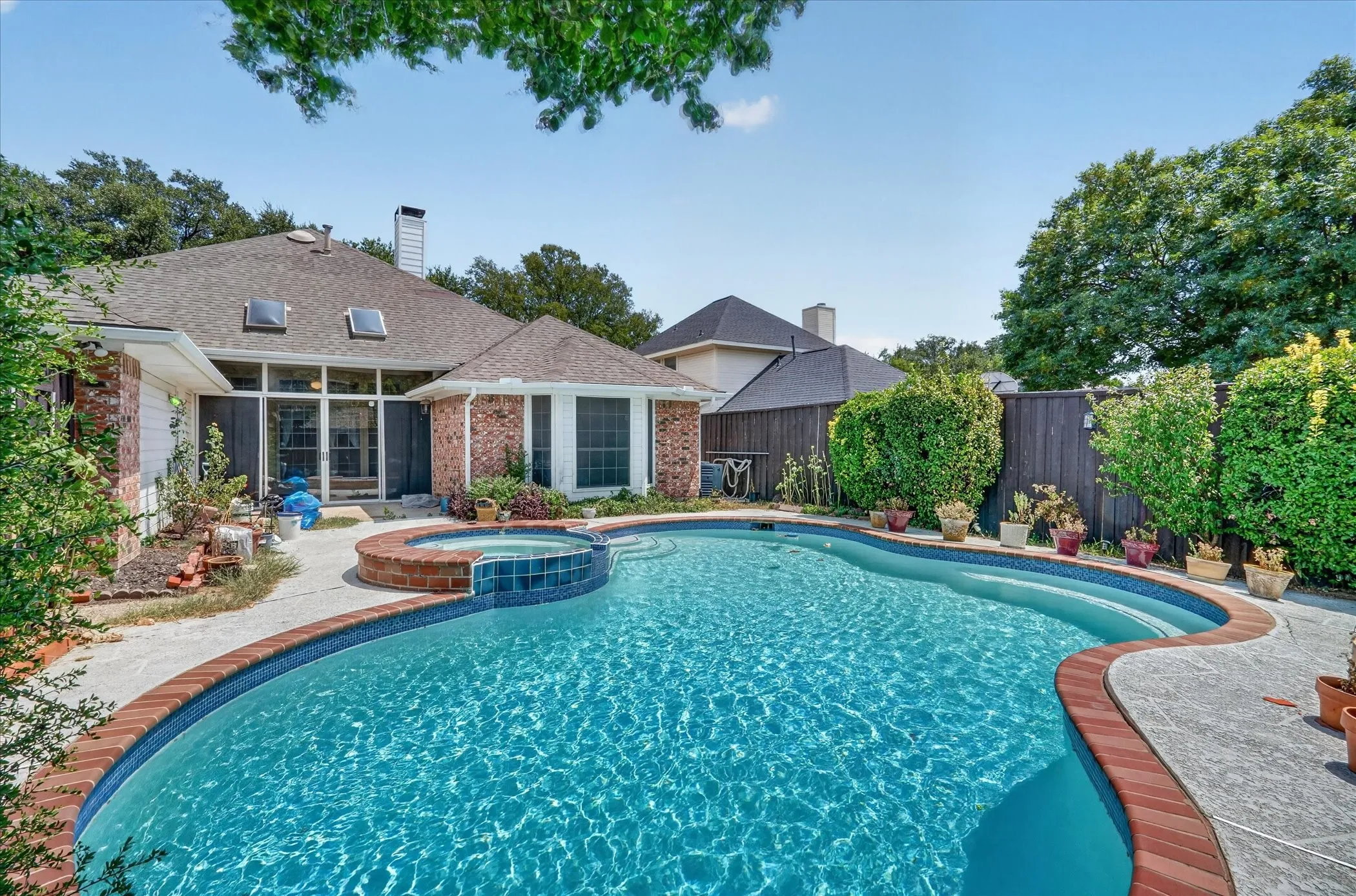 Single Family Residence For Rent in Collin County , 2667 Mum Drive, Richardson, Texas 75082, 4 Bedroom, 3 Bathroom, 2 Garage spaces, 2,403 Sqft, built in 1990, mls#21372147, Real Estate Agent in Richardson, Homes For Rent in Collin county, Homes For Rent in Richardson, Realtor in Richardson Texas, Real Estate Brokerage Independent Realty Texas, Luminita Cordes Realtor