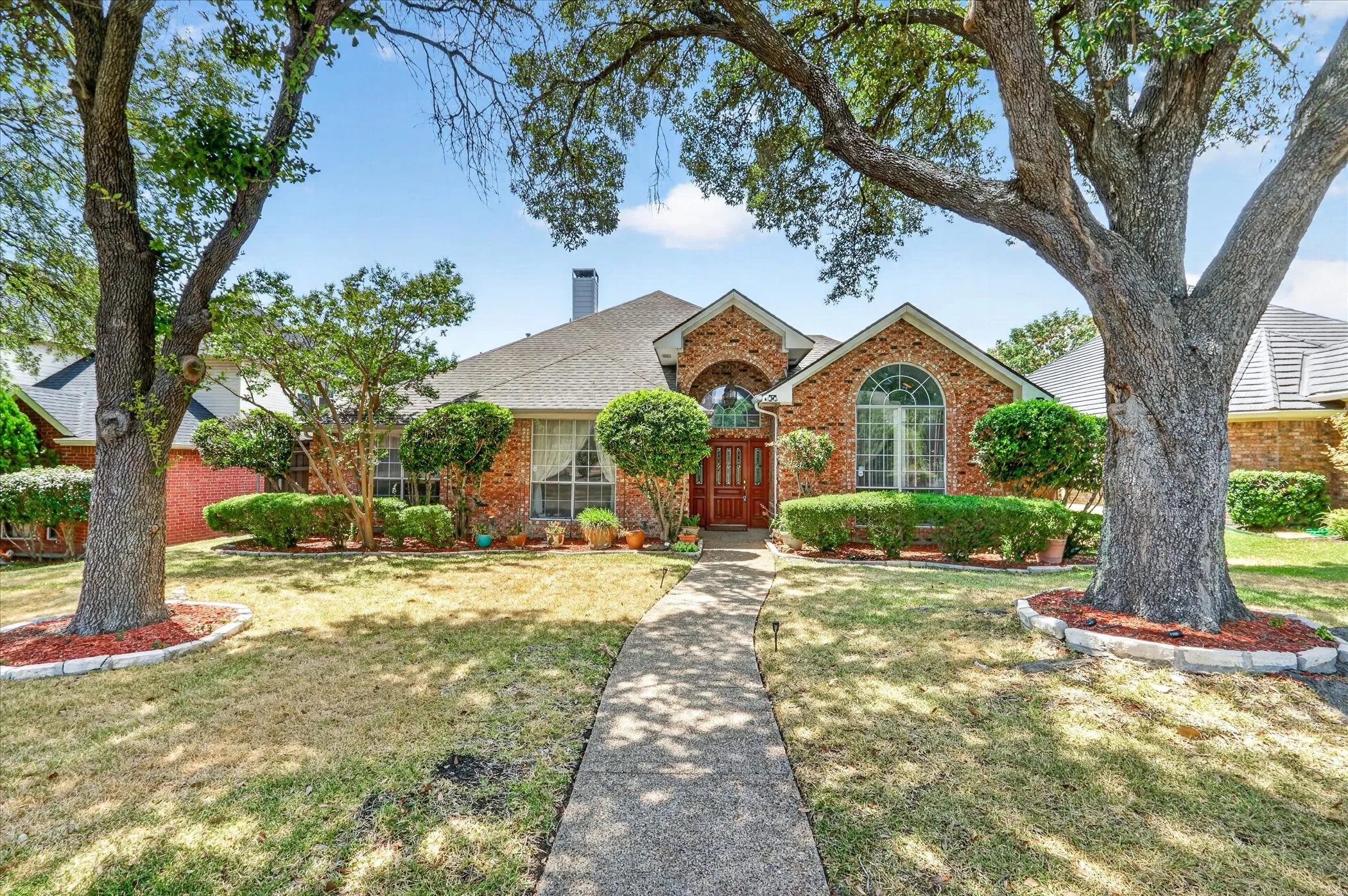 Single Family Residence For Rent in Collin County , 2667 Mum Drive, Richardson, Texas 75082, 4 Bedroom, 3 Bathroom, 2 Garage spaces, 2,403 Sqft, built in 1990, mls#21372147, Real Estate Agent in Richardson, Homes For Rent in Collin county, Homes For Rent in Richardson, Realtor in Richardson Texas, Real Estate Brokerage Independent Realty Texas, Luminita Cordes Realtor