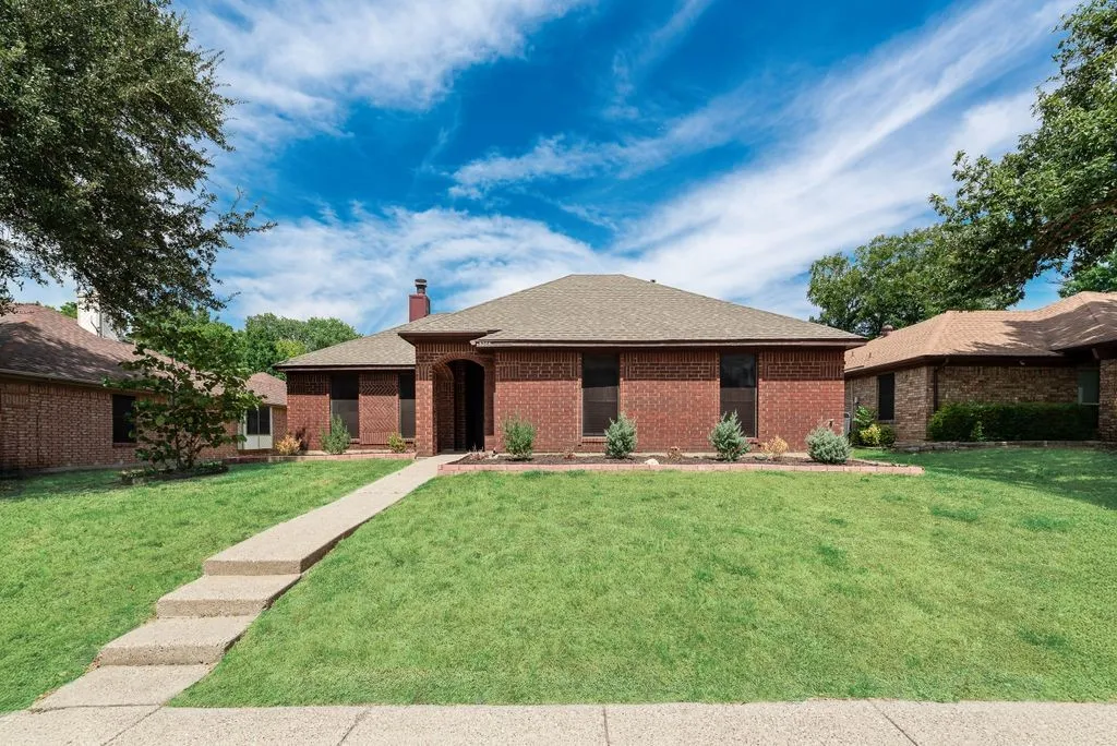 Single Family Residence For Rent in Dallas County , 3206 Andrea Lane, Garland, Texas 75040, 3 Bedroom, 2 Bathroom, 2 Garage spaces, 2,158 Sqft, built in 1987, mls#21371719, Real Estate Agent in Garland, Homes For Rent in Dallas county, Homes For Rent in Garland, Realtor in Garland Texas, Real Estate Brokerage Independent Realty Texas, Luminita Cordes Realtor