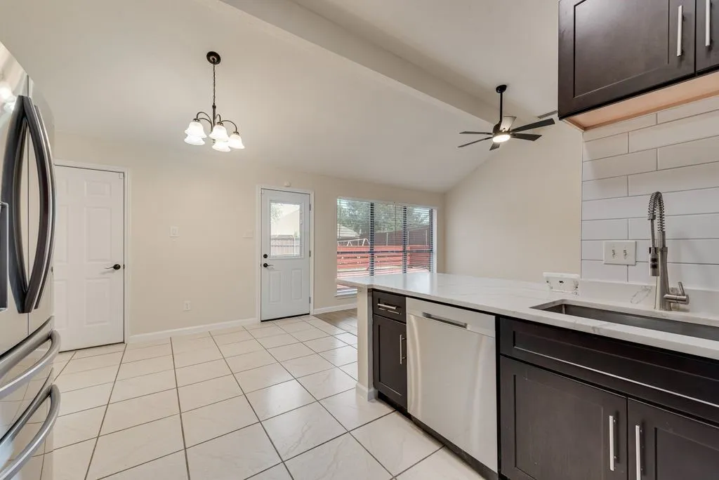 Single Family Residence For Rent in Dallas County , 3206 Andrea Lane, Garland, Texas 75040, 3 Bedroom, 2 Bathroom, 2 Garage spaces, 2,158 Sqft, built in 1987, mls#21371719, Real Estate Agent in Garland, Homes For Rent in Dallas county, Homes For Rent in Garland, Realtor in Garland Texas, Real Estate Brokerage Independent Realty Texas, Luminita Cordes Realtor