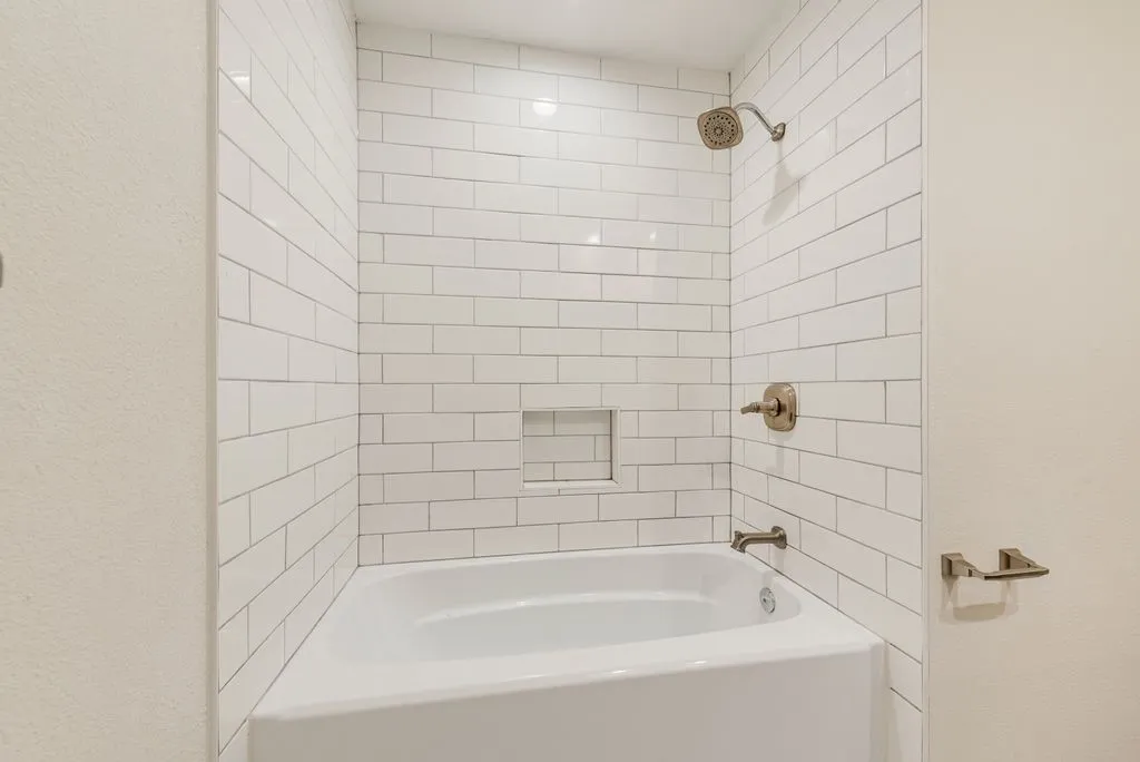 Single Family Residence For Rent in Dallas County , 3206 Andrea Lane, Garland, Texas 75040, 3 Bedroom, 2 Bathroom, 2 Garage spaces, 2,158 Sqft, built in 1987, mls#21371719, Real Estate Agent in Garland, Homes For Rent in Dallas county, Homes For Rent in Garland, Realtor in Garland Texas, Real Estate Brokerage Independent Realty Texas, Luminita Cordes Realtor