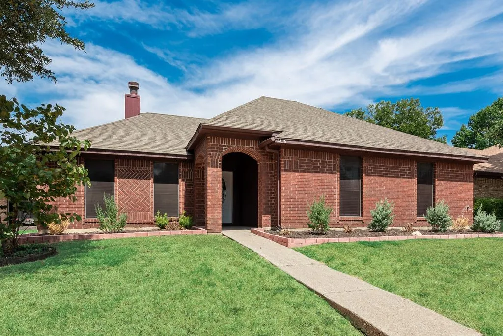 Single Family Residence For Rent in Dallas County , 3206 Andrea Lane, Garland, Texas 75040, 3 Bedroom, 2 Bathroom, 2 Garage spaces, 2,158 Sqft, built in 1987, mls#21371719, Real Estate Agent in Garland, Homes For Rent in Dallas county, Homes For Rent in Garland, Realtor in Garland Texas, Real Estate Brokerage Independent Realty Texas, Luminita Cordes Realtor