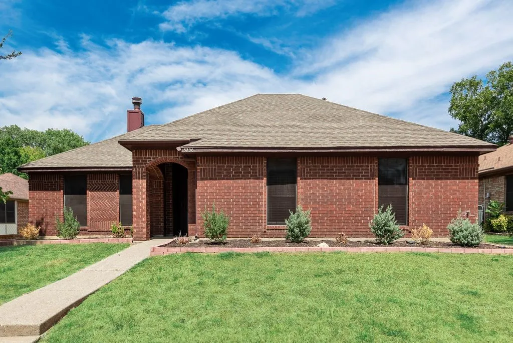Single Family Residence For Rent in Dallas County , 3206 Andrea Lane, Garland, Texas 75040, 3 Bedroom, 2 Bathroom, 2 Garage spaces, 2,158 Sqft, built in 1987, mls#21371719, Real Estate Agent in Garland, Homes For Rent in Dallas county, Homes For Rent in Garland, Realtor in Garland Texas, Real Estate Brokerage Independent Realty Texas, Luminita Cordes Realtor