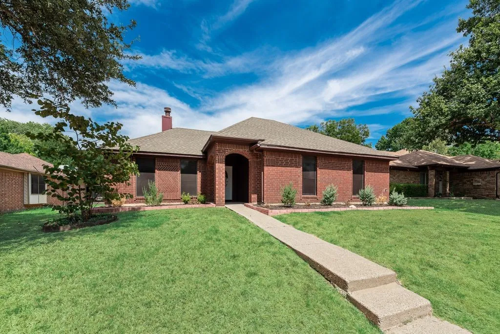 Single Family Residence For Rent in Dallas County , 3206 Andrea Lane, Garland, Texas 75040, 3 Bedroom, 2 Bathroom, 2 Garage spaces, 2,158 Sqft, built in 1987, mls#21371719, Real Estate Agent in Garland, Homes For Rent in Dallas county, Homes For Rent in Garland, Realtor in Garland Texas, Real Estate Brokerage Independent Realty Texas, Luminita Cordes Realtor