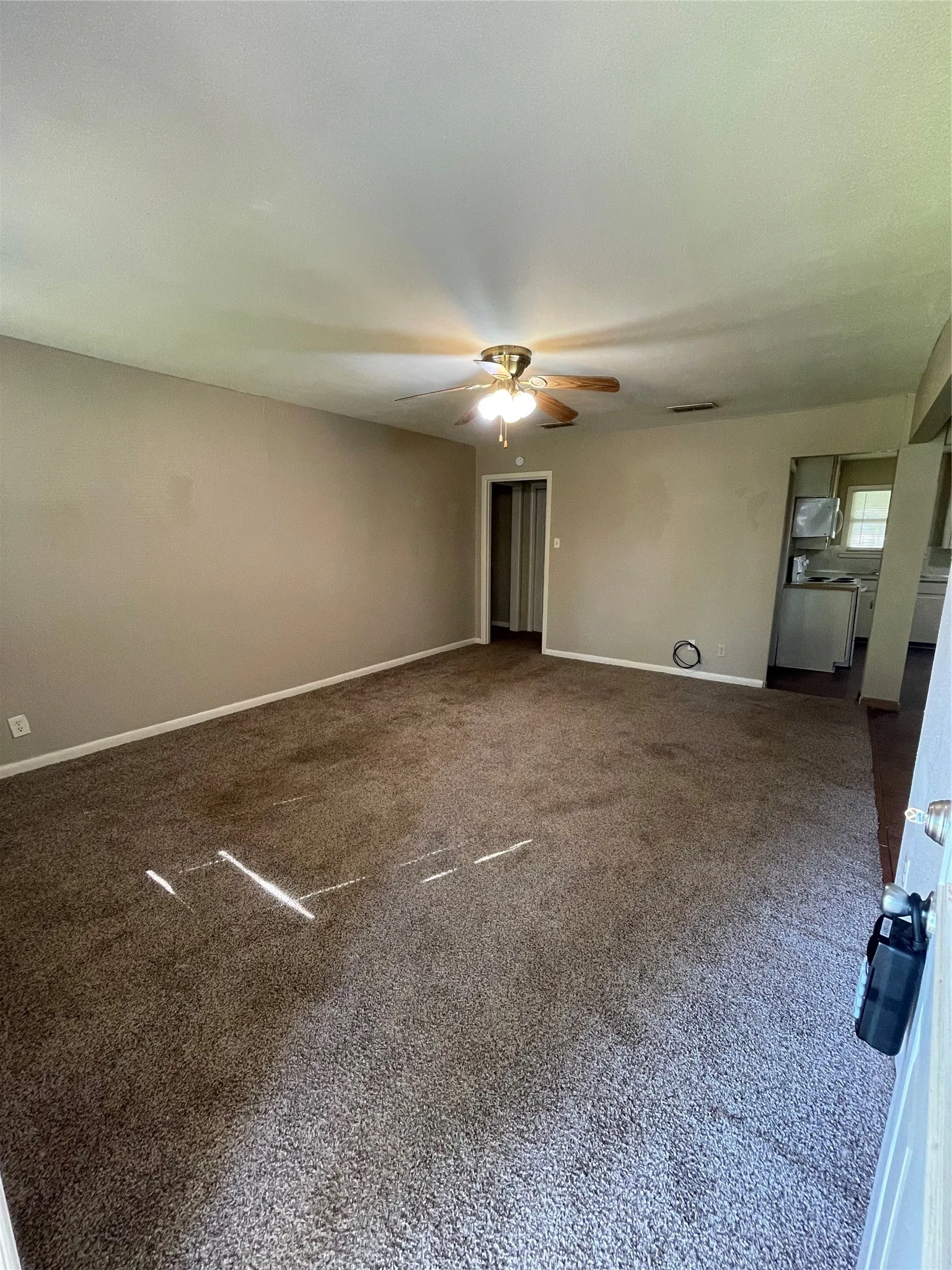 Single Family Residence For Rent in Taylor County , 910 Westmoreland Street, Abilene, Texas 79603, 2 Bedroom, 1 Bathroom, Garage spaces, 1,345 Sqft, built in 1954, mls#21372155, Real Estate Agent in Abilene, Homes For Rent in Taylor county, Homes For Rent in Abilene, Realtor in Abilene Texas, Real Estate Brokerage Independent Realty Texas, Luminita Cordes Realtor