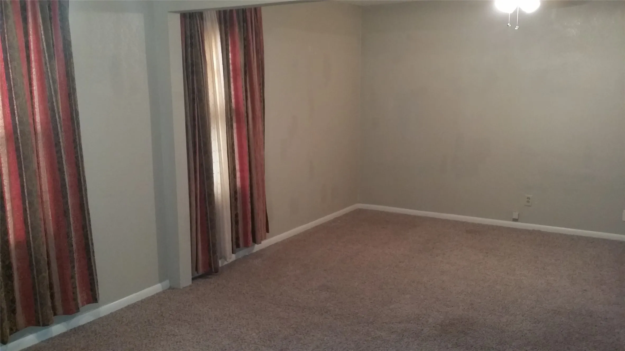 Single Family Residence For Rent in Taylor County , 910 Westmoreland Street, Abilene, Texas 79603, 2 Bedroom, 1 Bathroom, Garage spaces, 1,345 Sqft, built in 1954, mls#21372155, Real Estate Agent in Abilene, Homes For Rent in Taylor county, Homes For Rent in Abilene, Realtor in Abilene Texas, Real Estate Brokerage Independent Realty Texas, Luminita Cordes Realtor